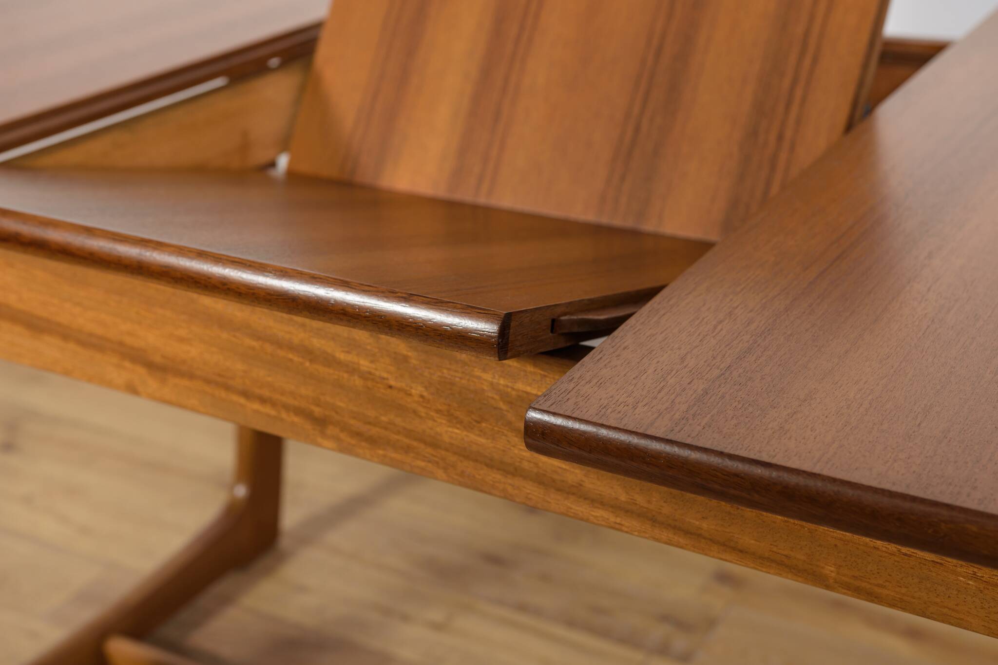 Mid-Century Teak Extendable Dining Table from G-Plan, 1960s