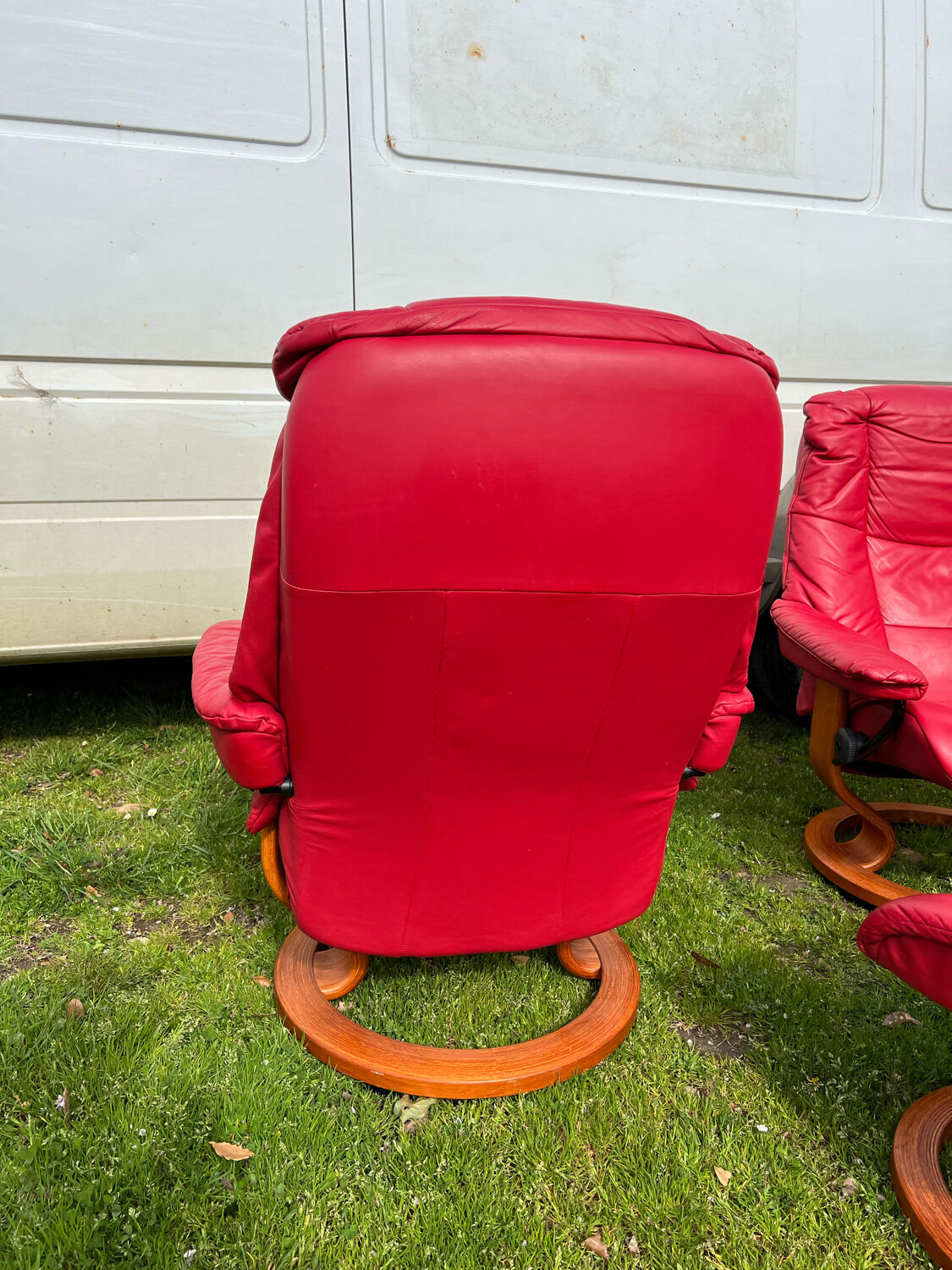 Pair of armchairs Ekornes and ottoman
