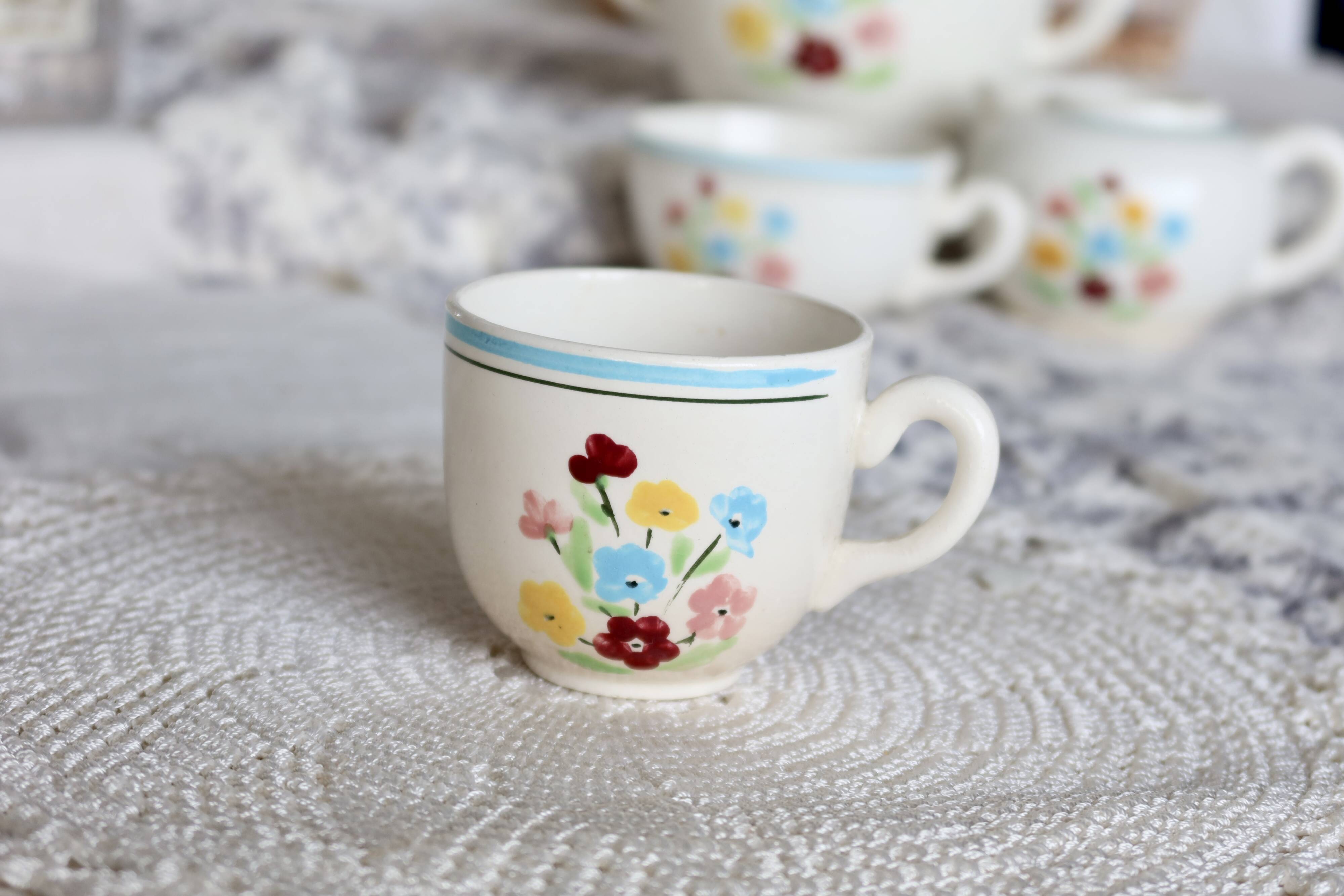 Vintage Salins earthenware coffee cup - Floral pattern