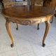 Table de salle à manger style Louis XV et 4 chaises.