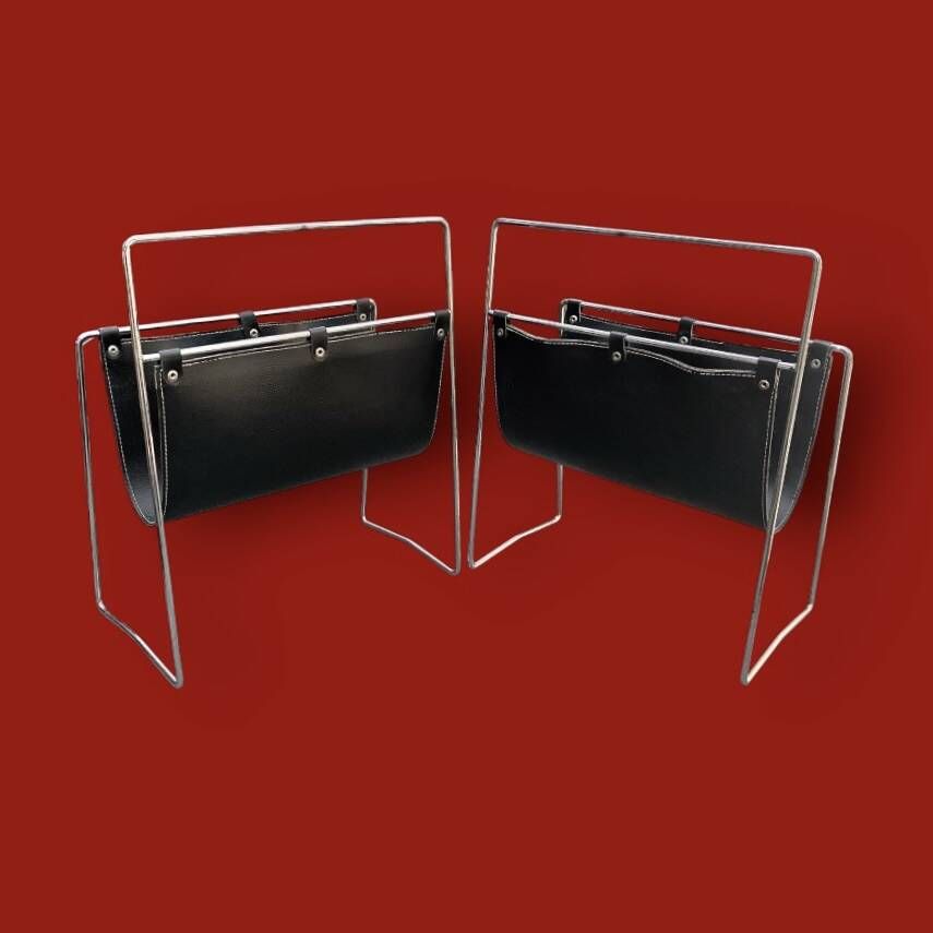 Pair of magazine racks in chromed metal and black leatherette, 1970s