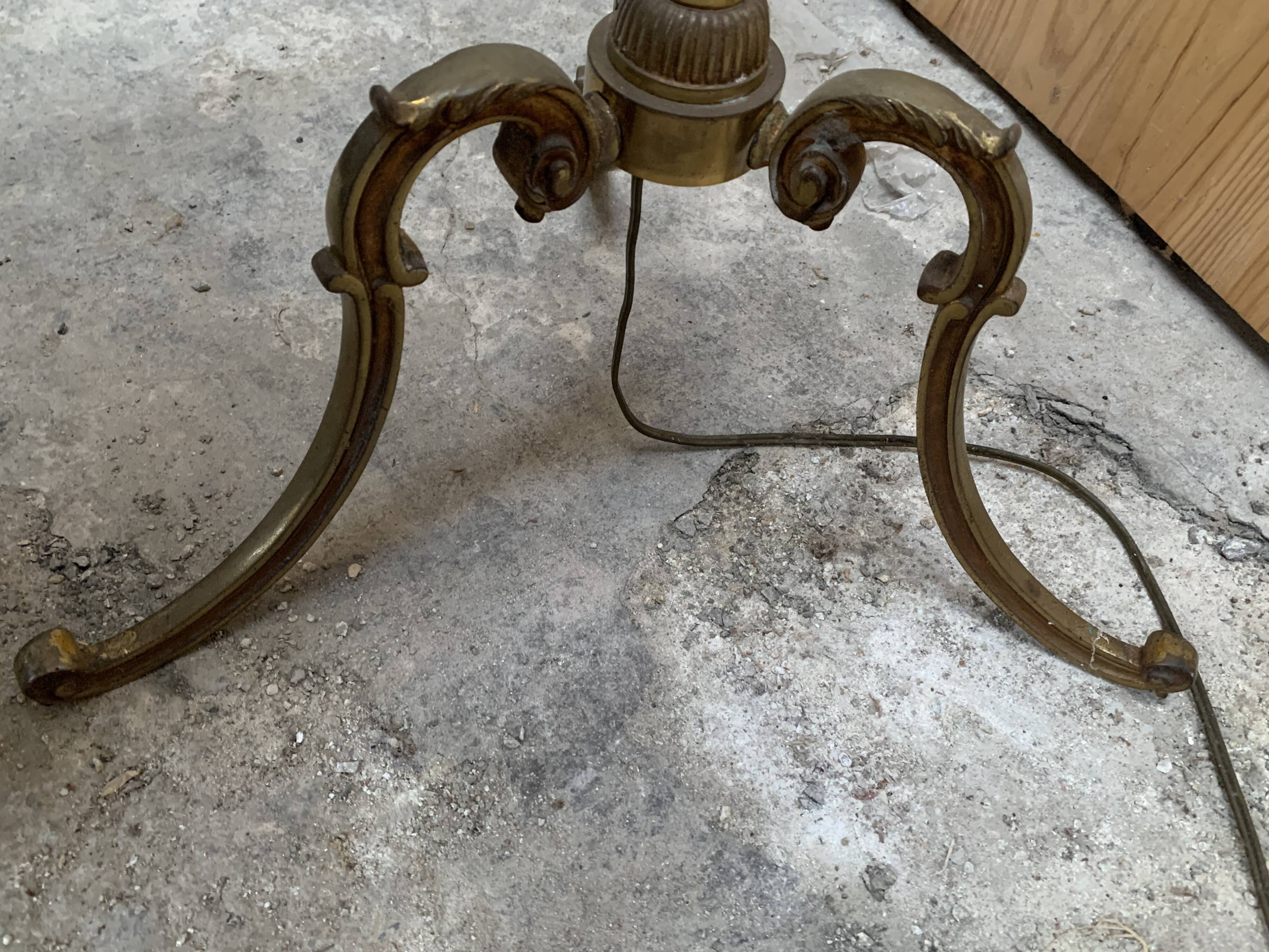Lampadaire tripode laiton doré vintage