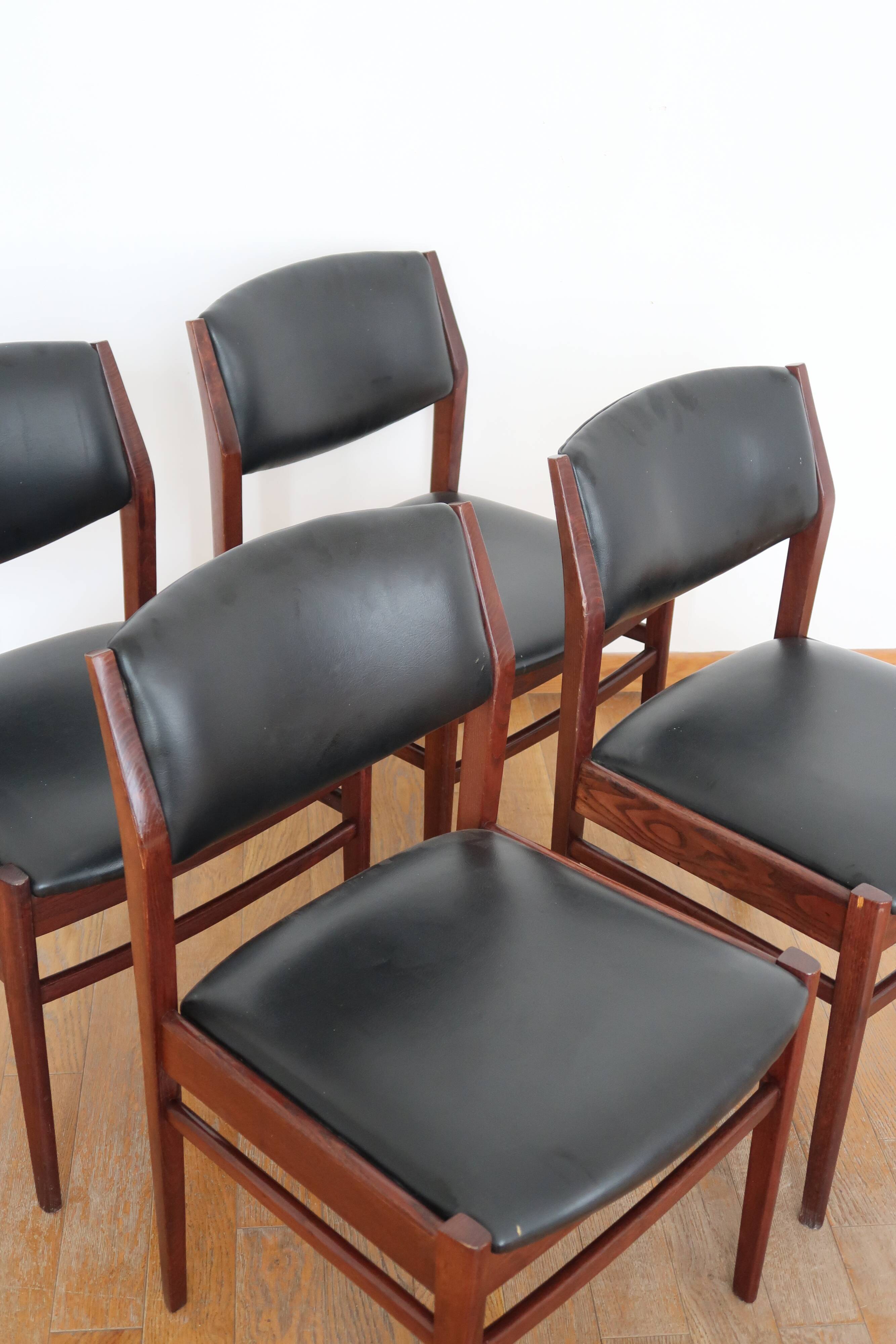 4 Scandinavian chairs skaï black