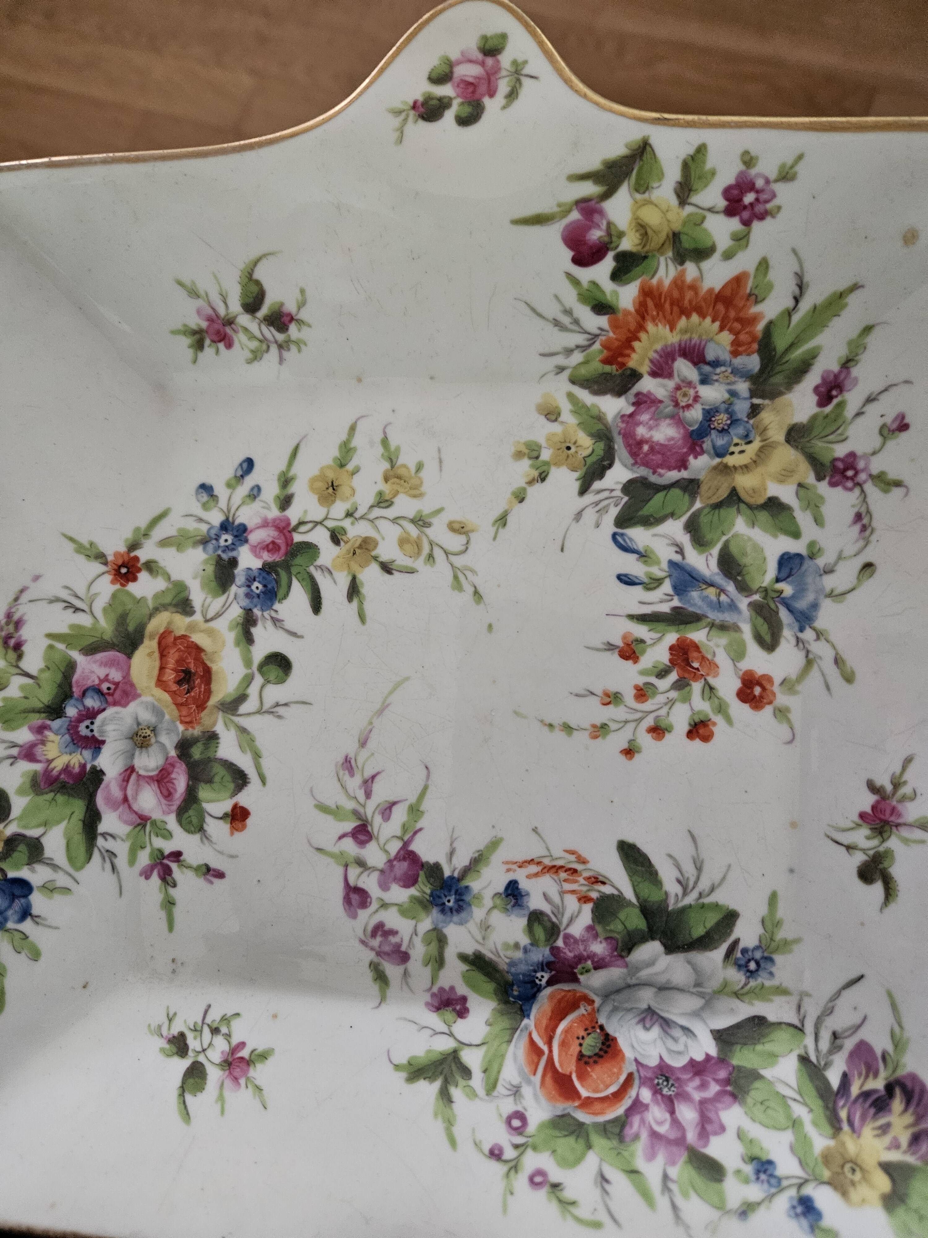Plat de présentation signé Minton