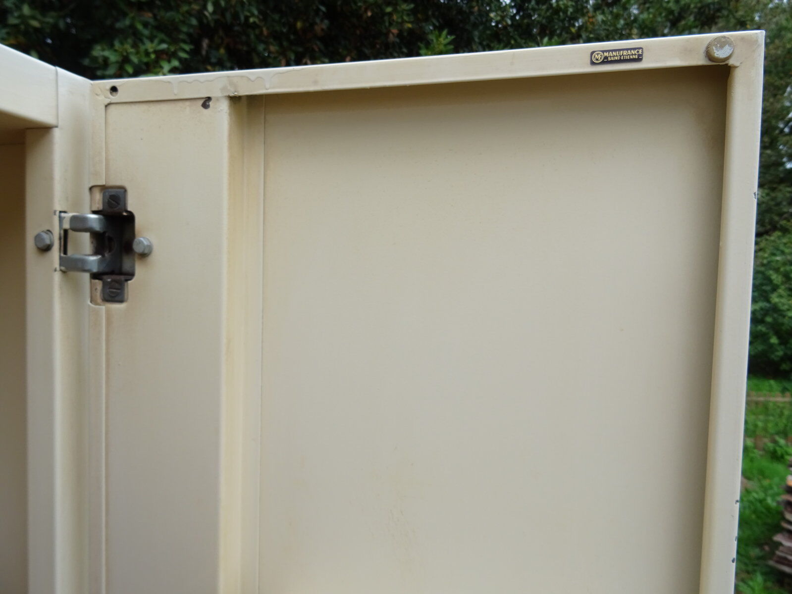 Manufrance metal cabinet