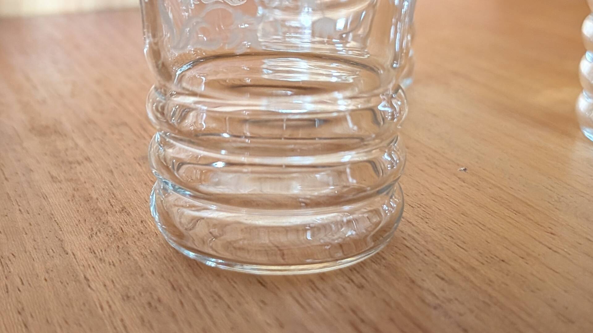 6 verres à eau gravés