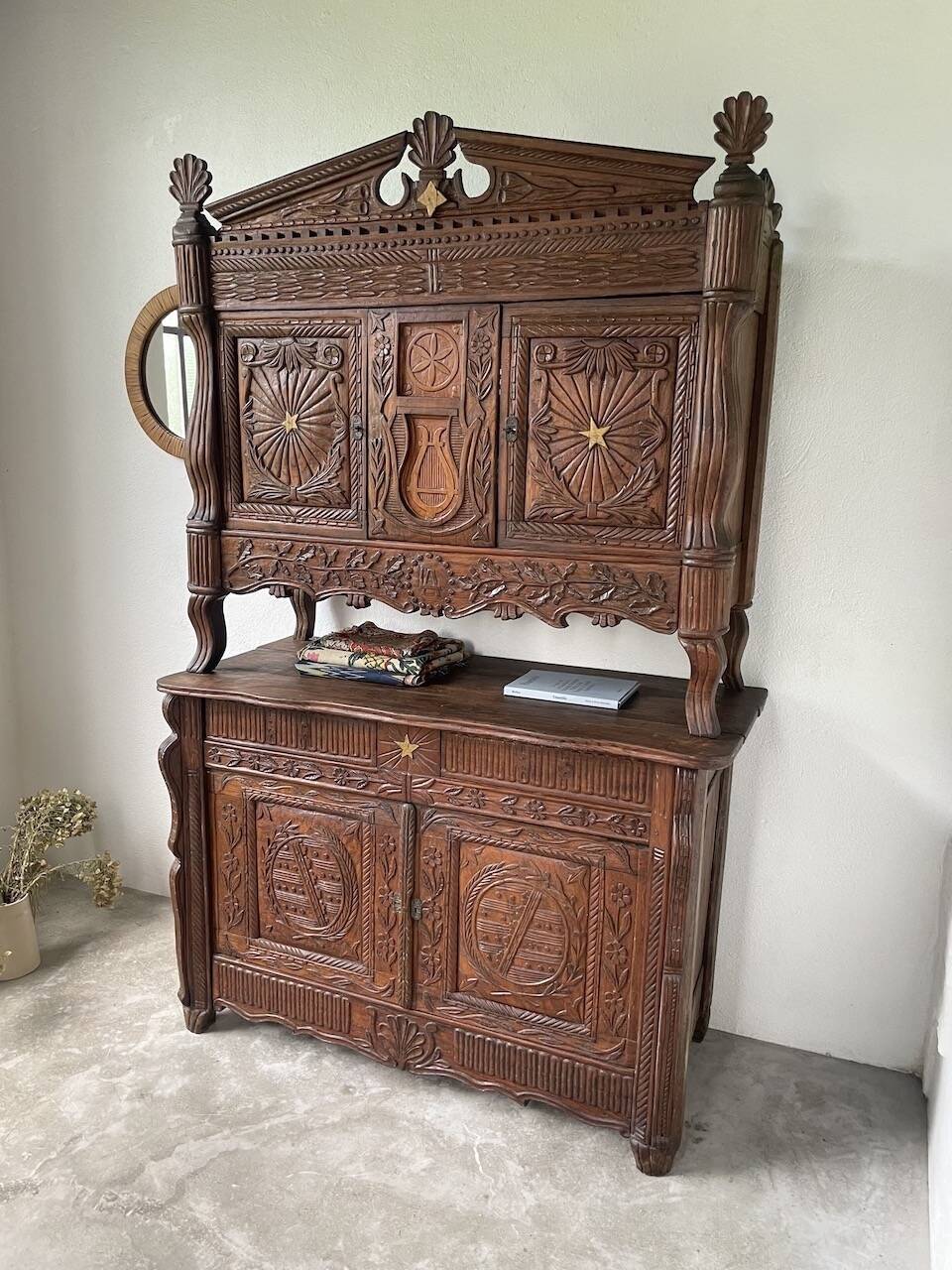 Auvergne brutalist folk art furniture 1890