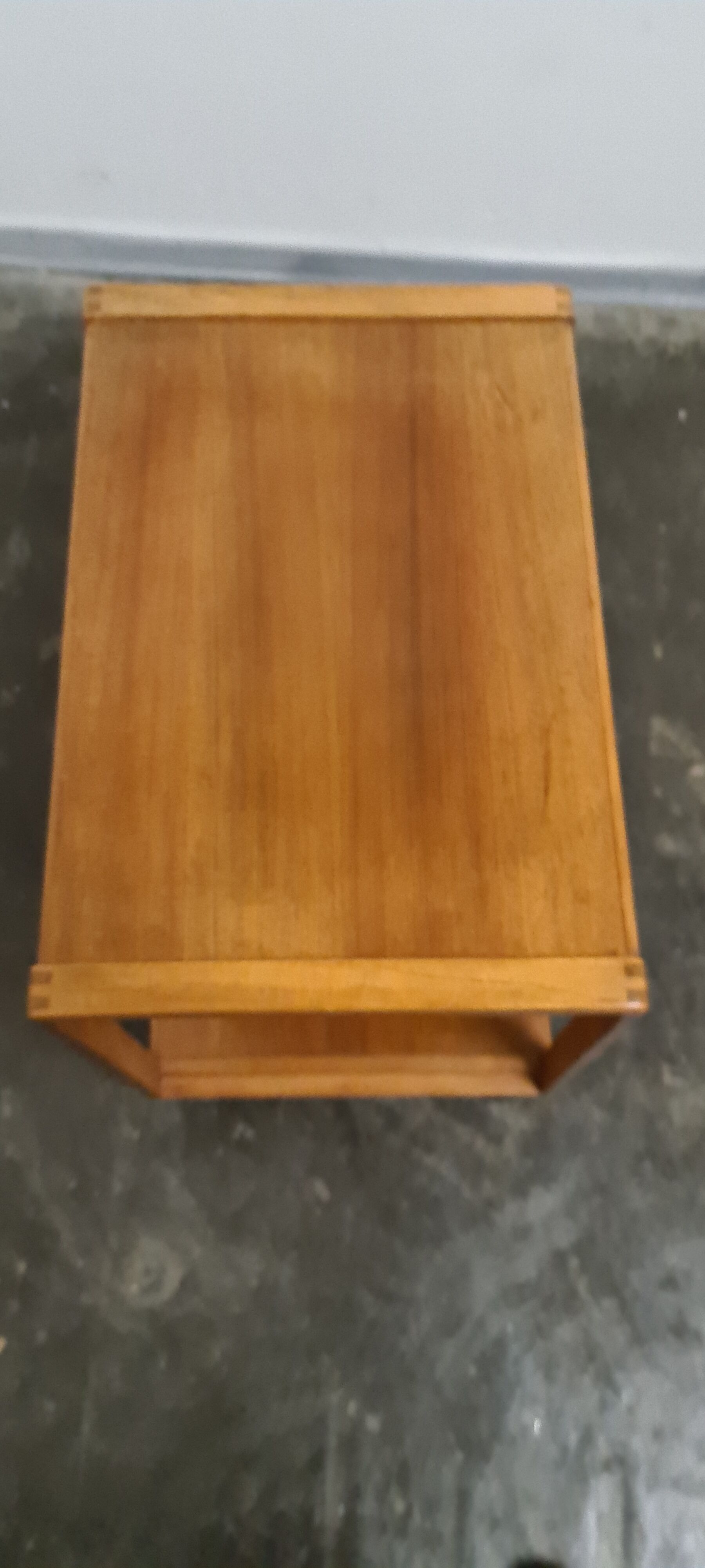 Table d’extrémité en teck vintage ou chariot tv