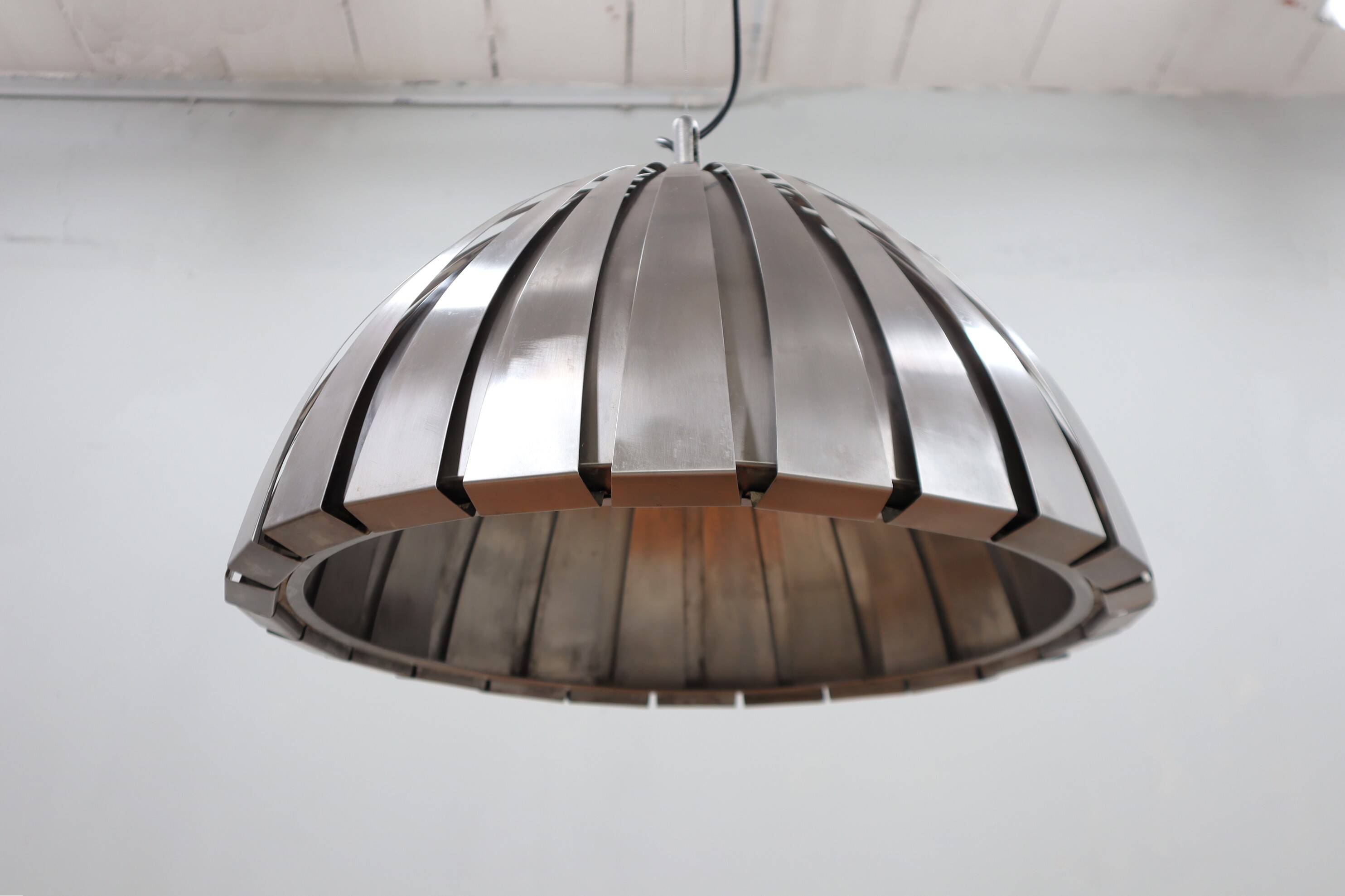 Suspension en acier Calotta Martinelli Luce années 1960