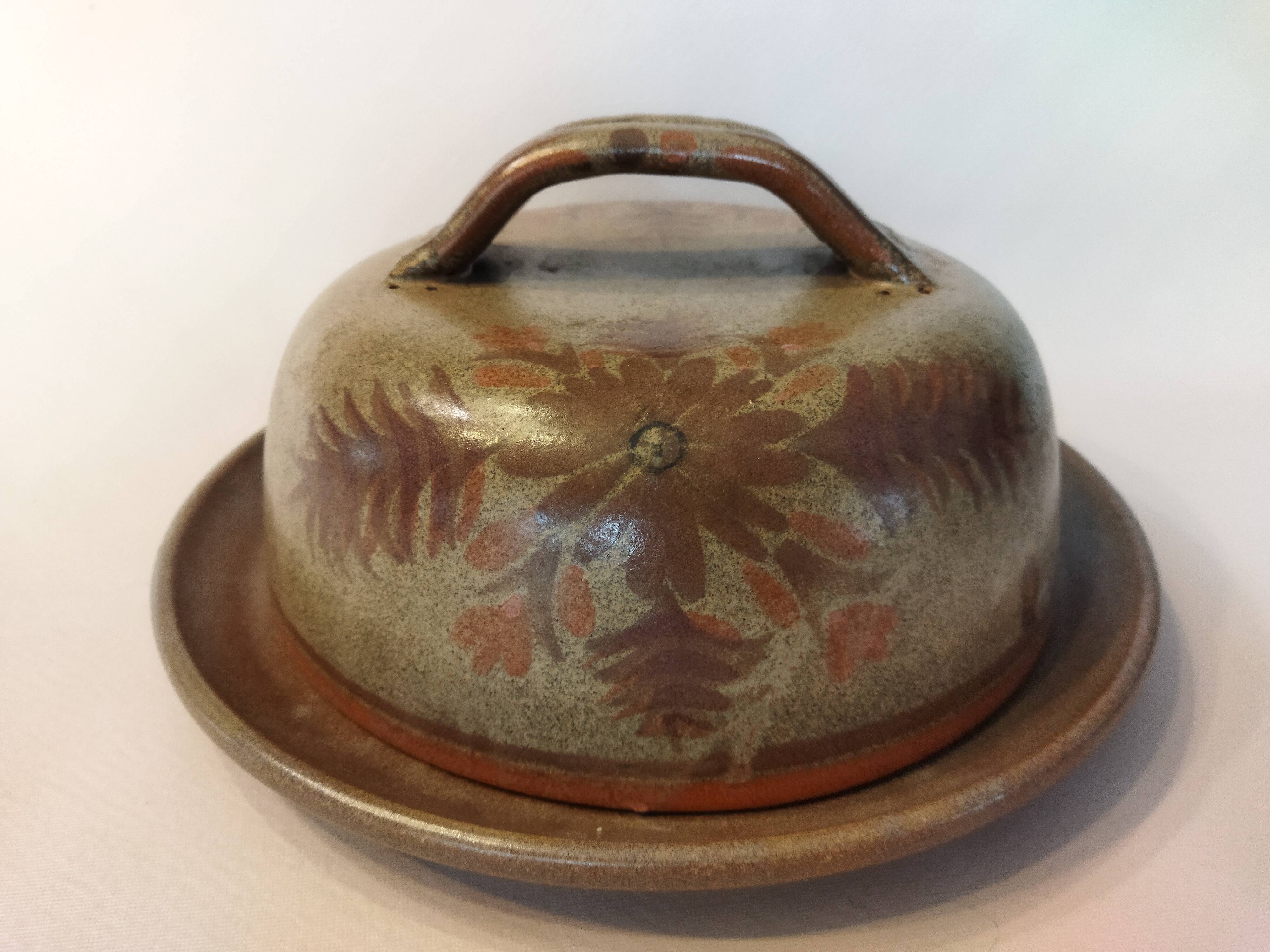 Keraluc Quimper sandstone cheese bell