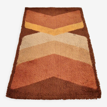 Tapis space age en laine année 70 édition Besmer carpet