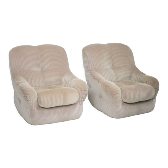 Paire de fauteuils "space age", velours côtelé beige France, circa 1970