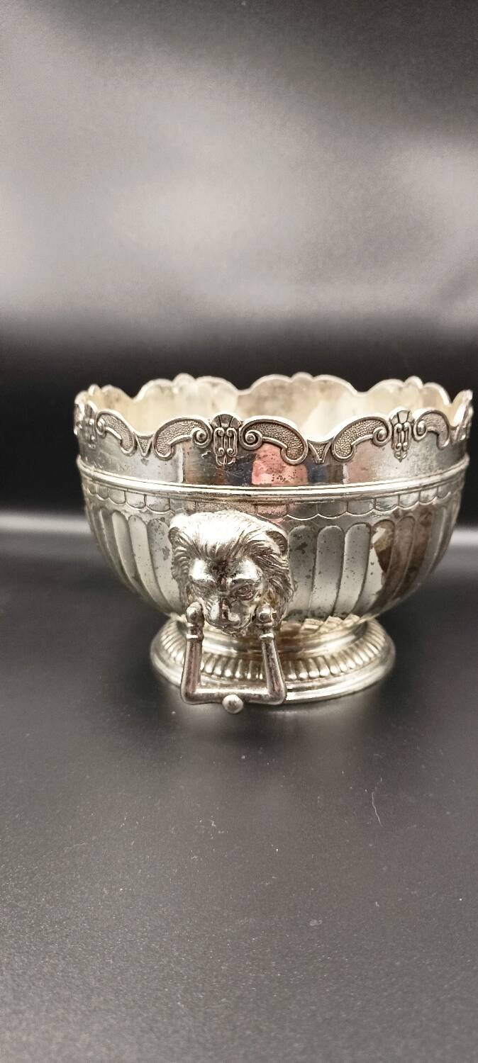 Monteith bowl type glass cooler