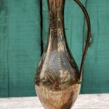 Carafe vase in chiseled brass