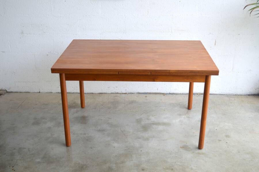 Teak table with Italian extensions 125cm