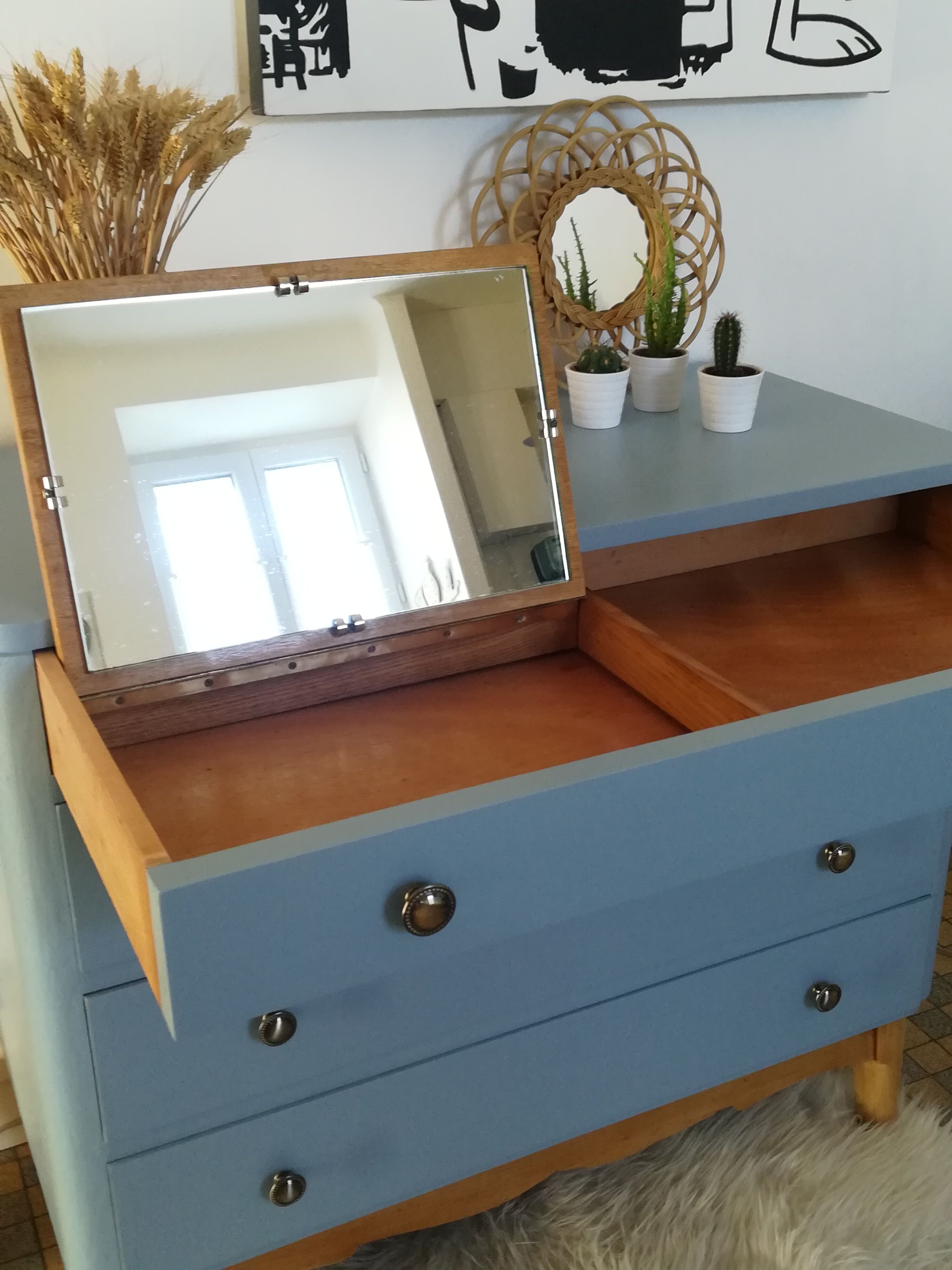 Vintage dresser with folding mirror 1950