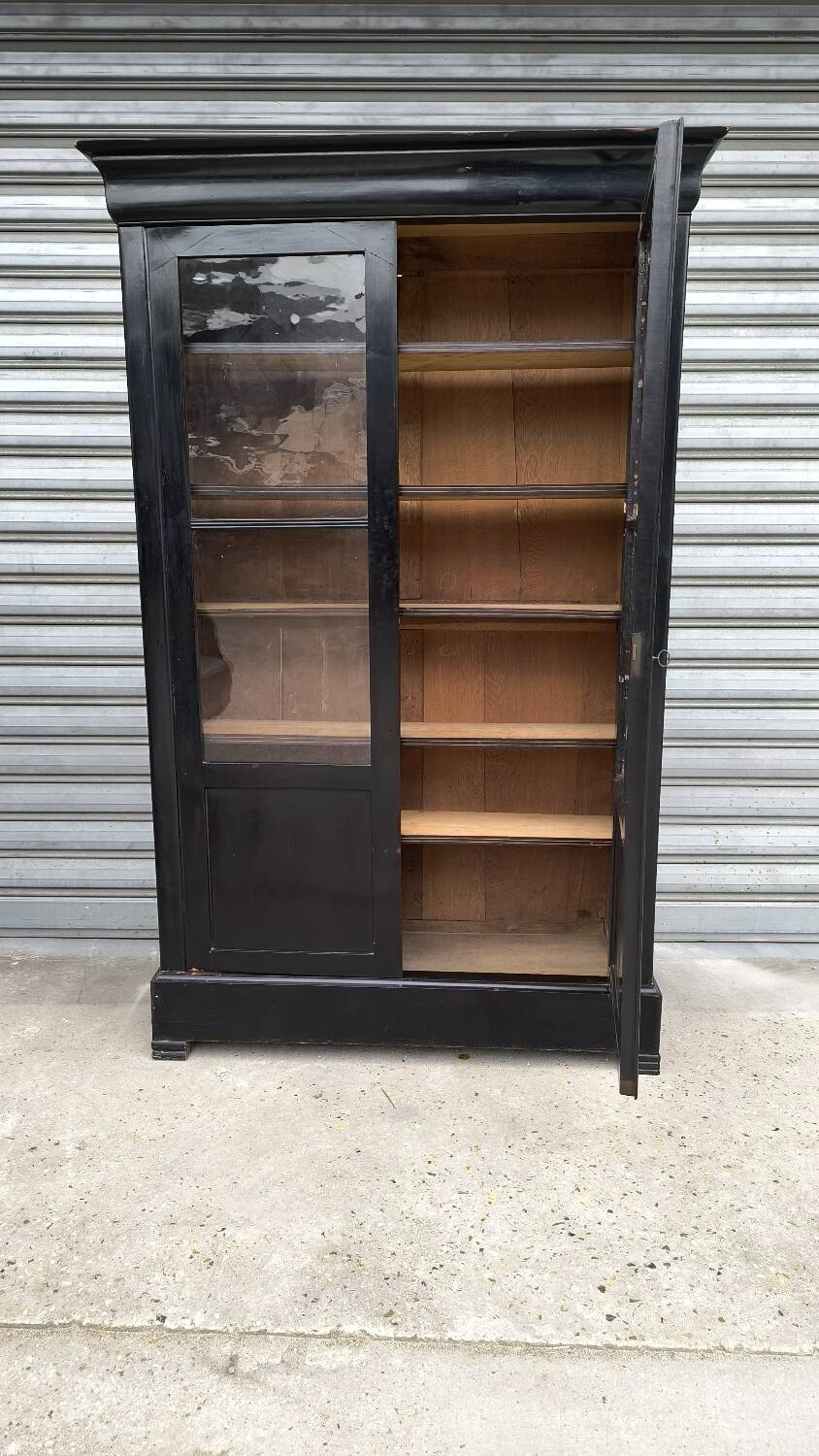 Lacquered oak bookcase 1860