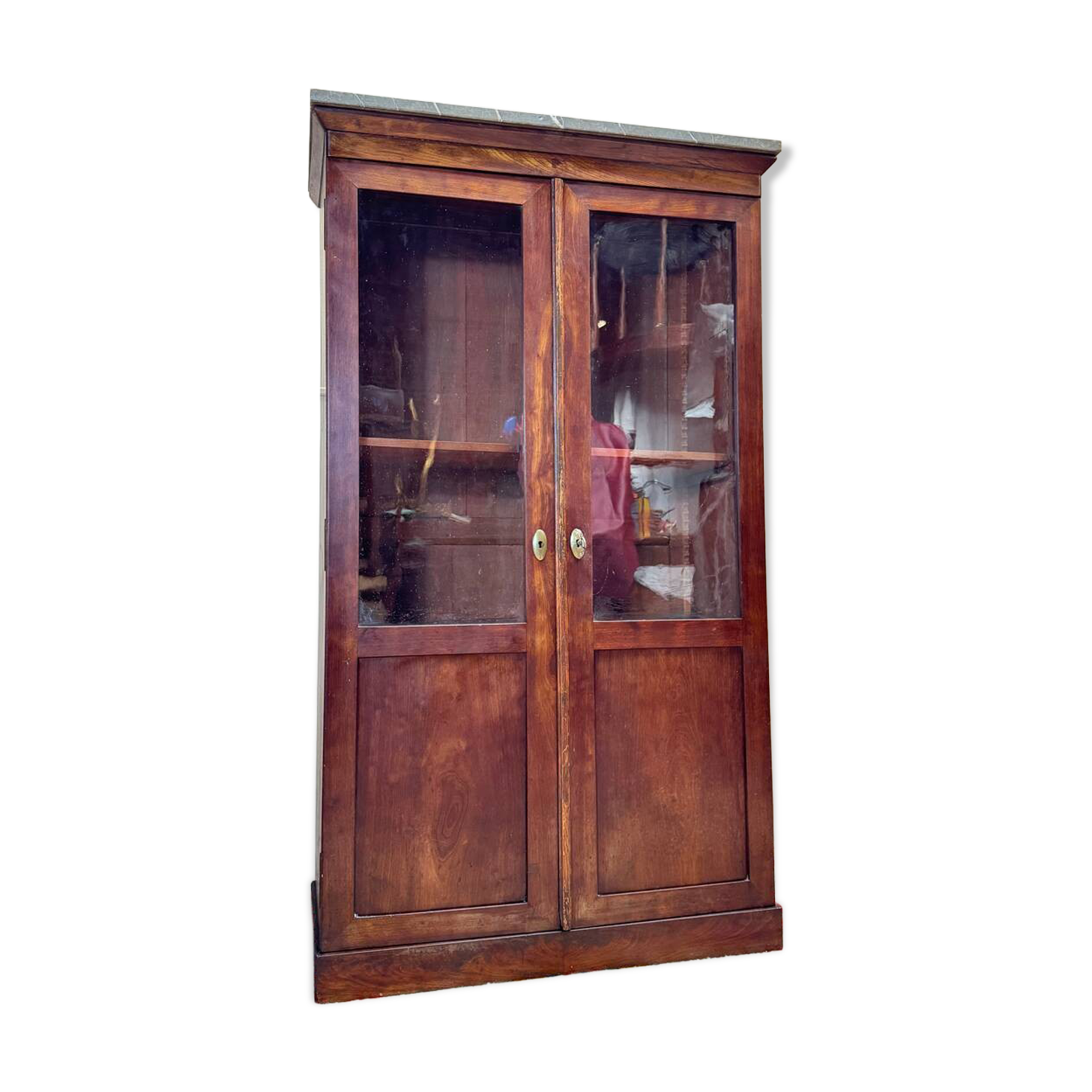 Display cabinet forming a mahogany card index from the restoration period