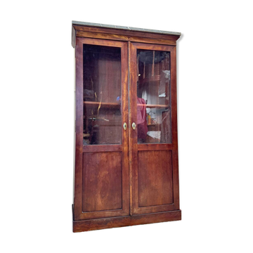 Display cabinet forming a mahogany card index from the restoration period