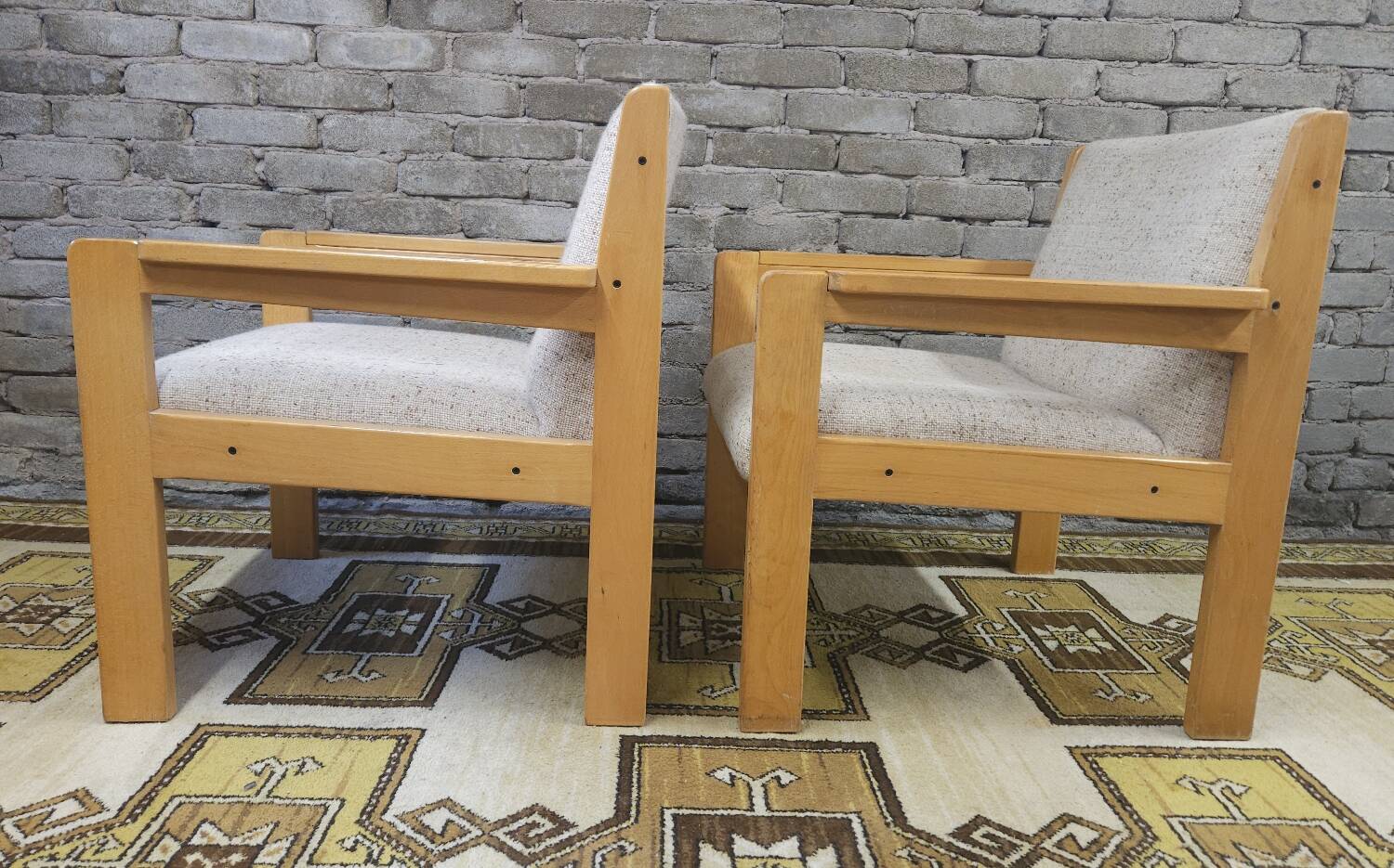 Paire de fauteuils laine bouclette 1970