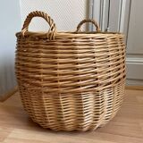 Wicker laundry basket