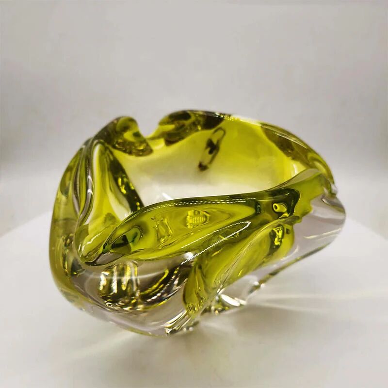 1950s large triangular ashtray - centerpiece or catch-all in Murano glass by Flavio Poli. Made in Italy. 20 x 17 x 13.5 h cm / 2.8 kg.