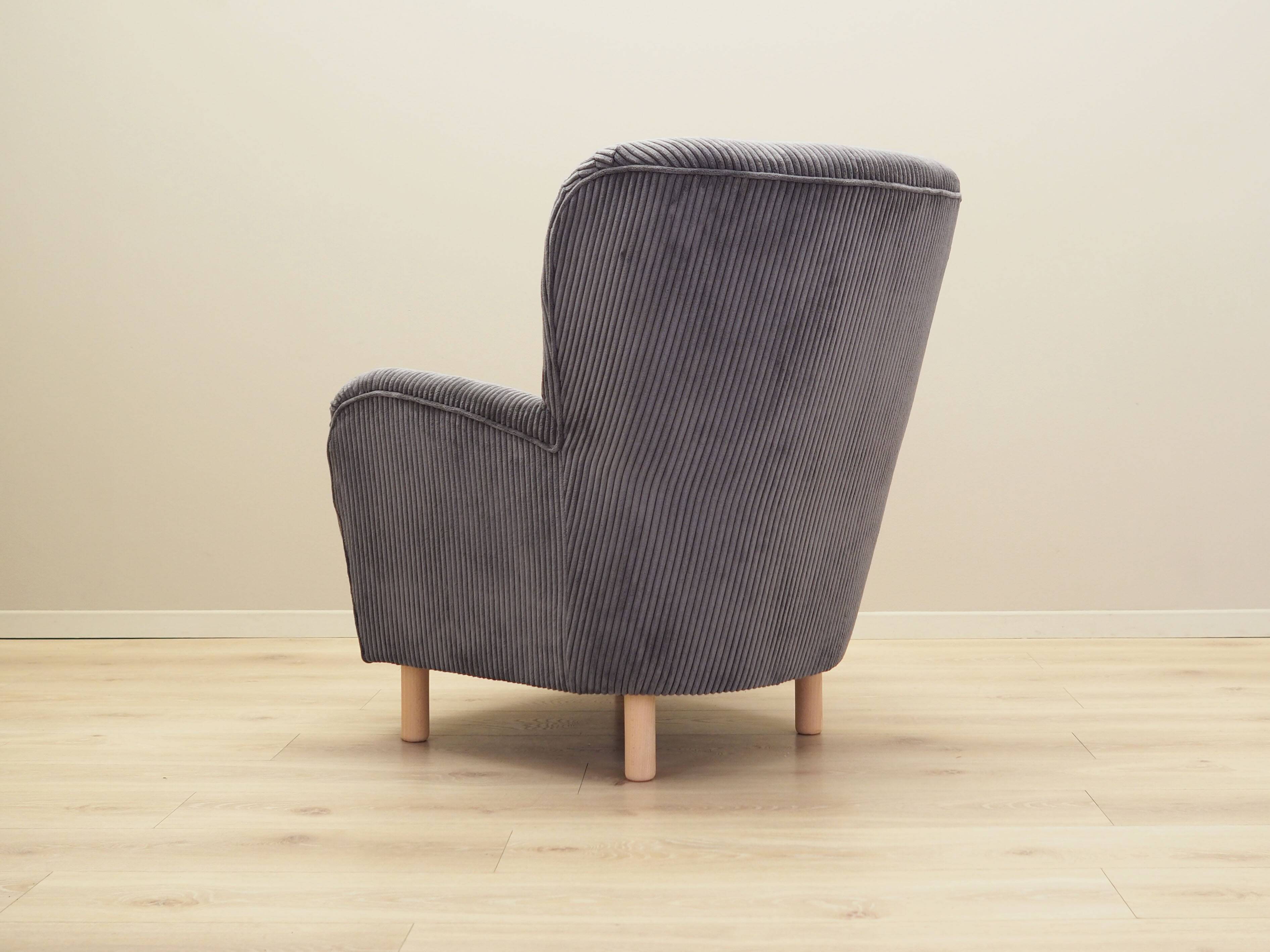 Fauteuil gris, design scandinave, production : Danemark