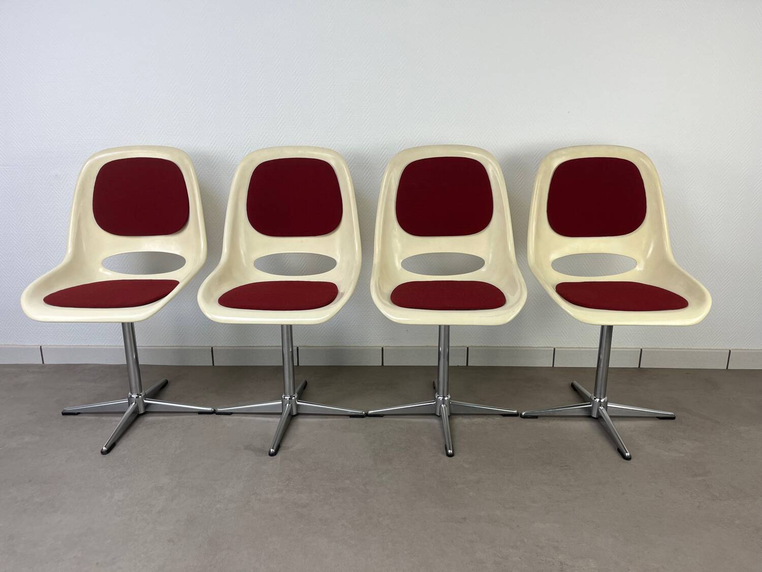 4 chaises Space Age, coque années 70 pour Lockhausen