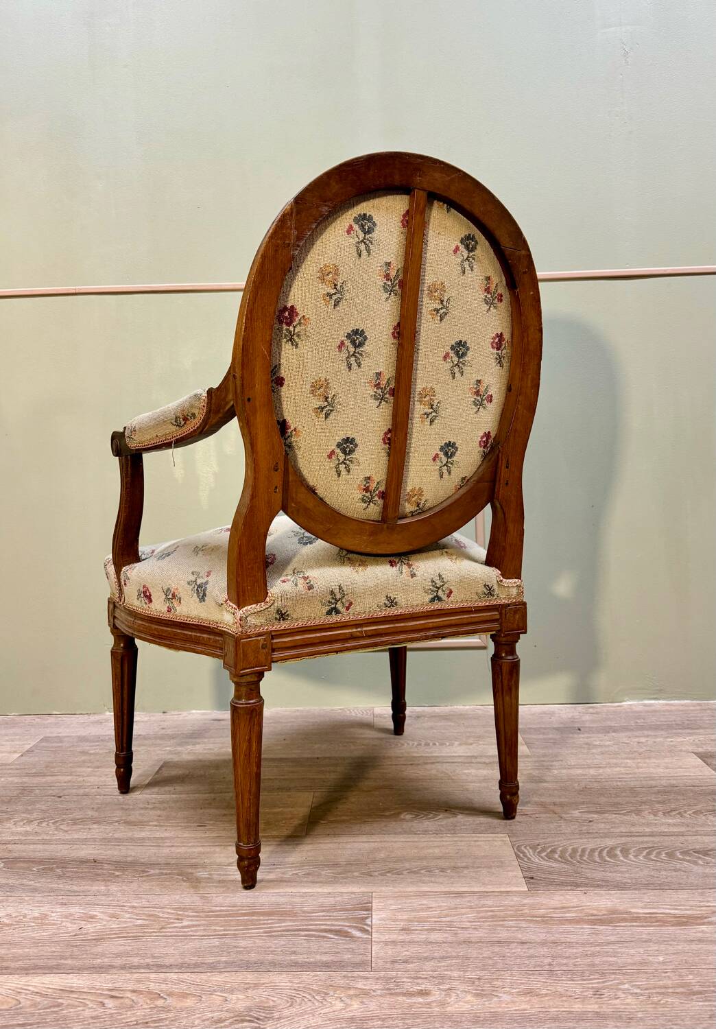 Medallion armchair in natural wood from louis xvi xviii eme century