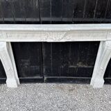 Cheminée De Style Louis XVI En Marbre De Carrare Très Finement Sculptée Ver