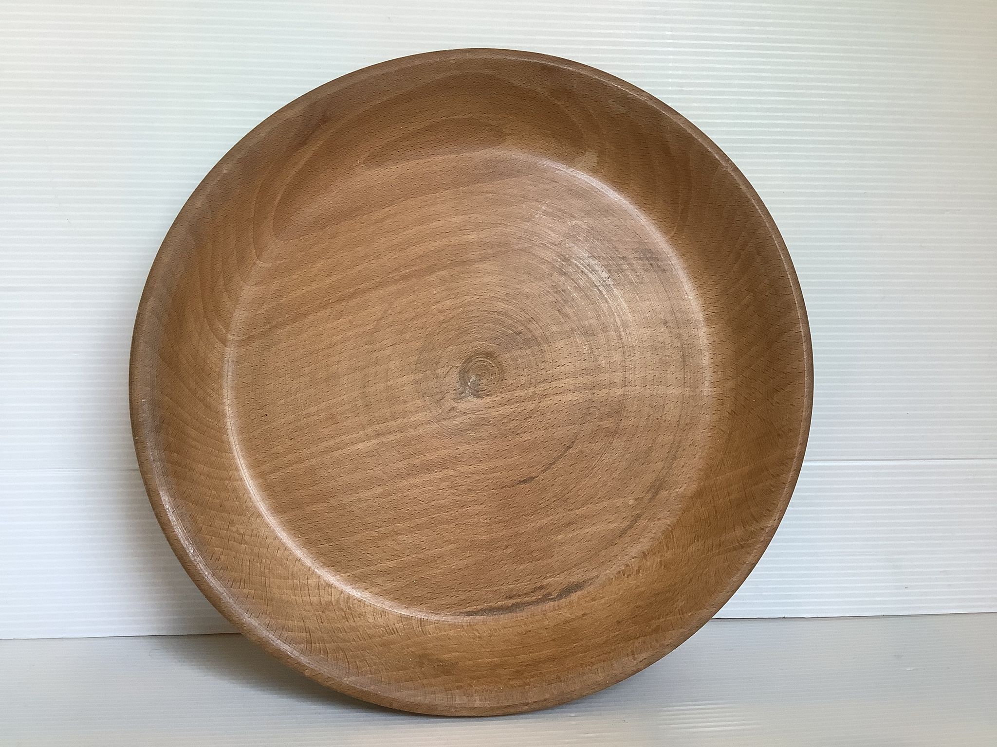 Round thick wooden tray