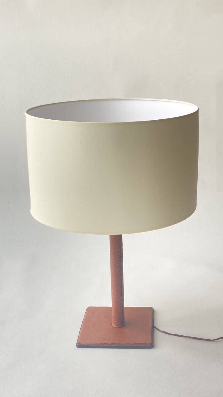 Lampe en cuir piqué sellier 1950 vintage