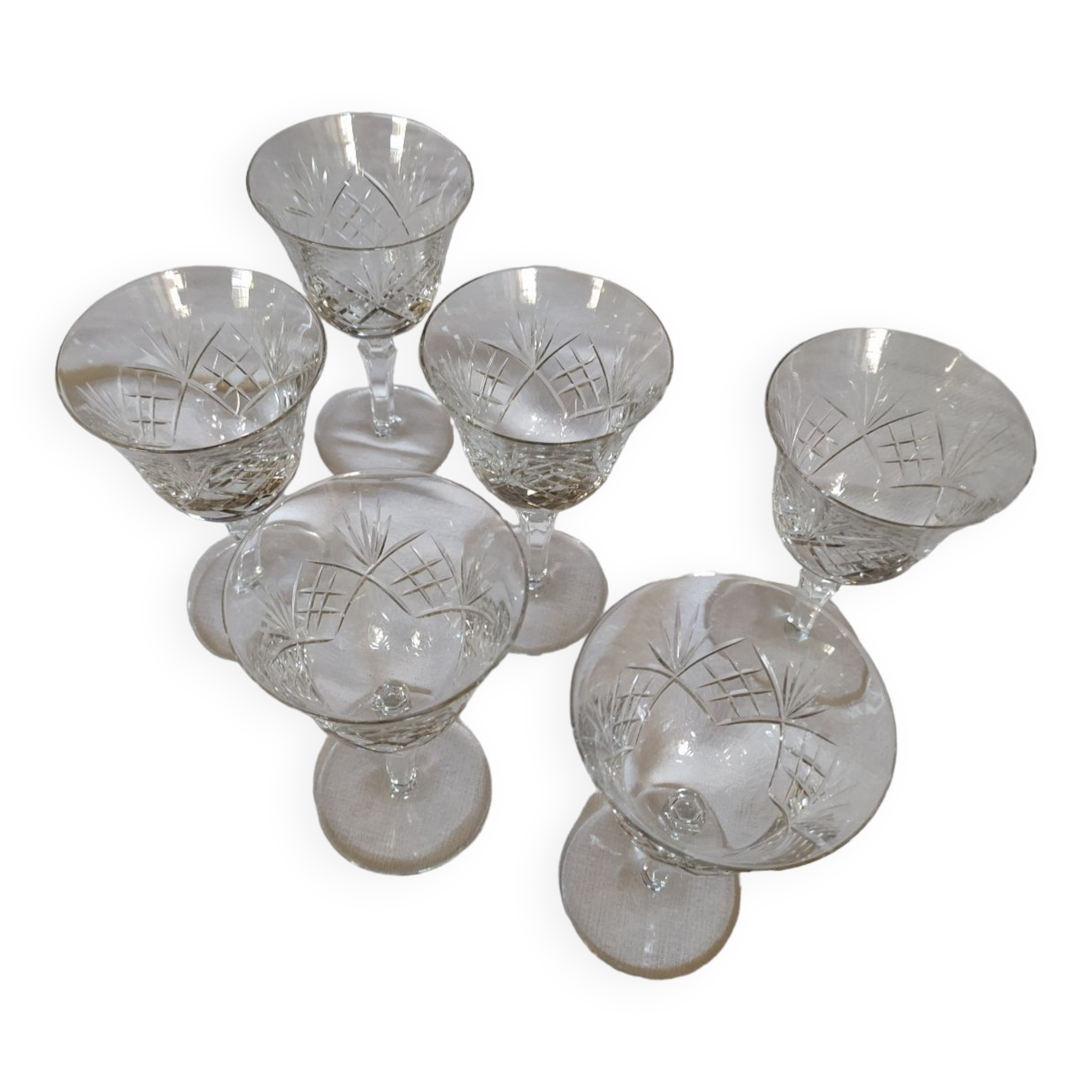 Wine glasses from the Bayel crystal factory