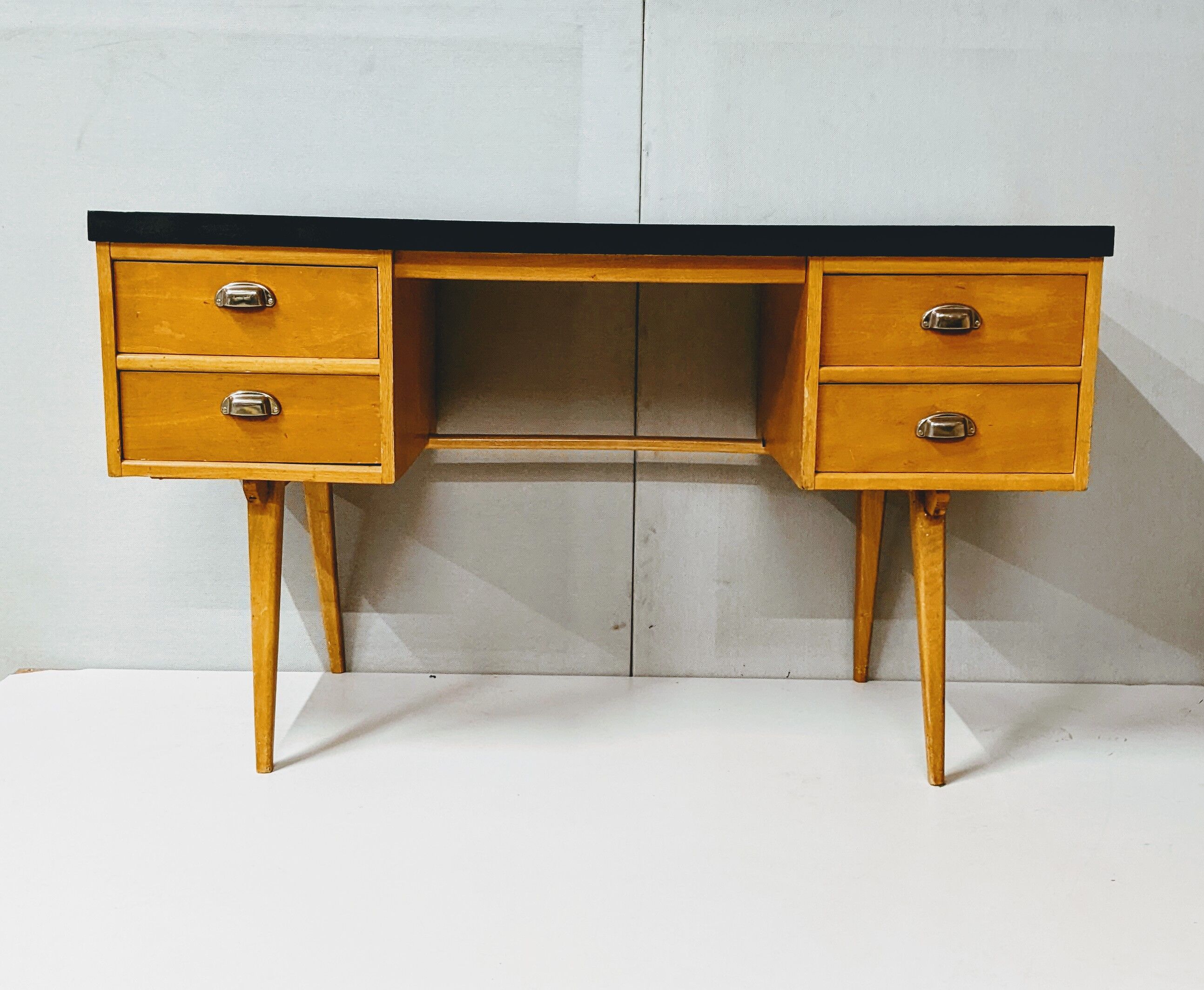 Vintage wooden desk / spindle feet