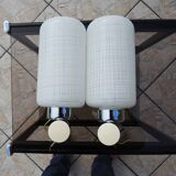 2 anciennes appliques en chrome et verre blanc