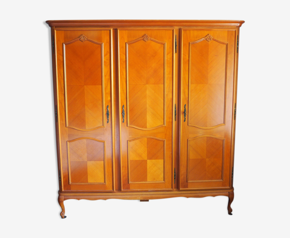 Armoire style Louis XVI