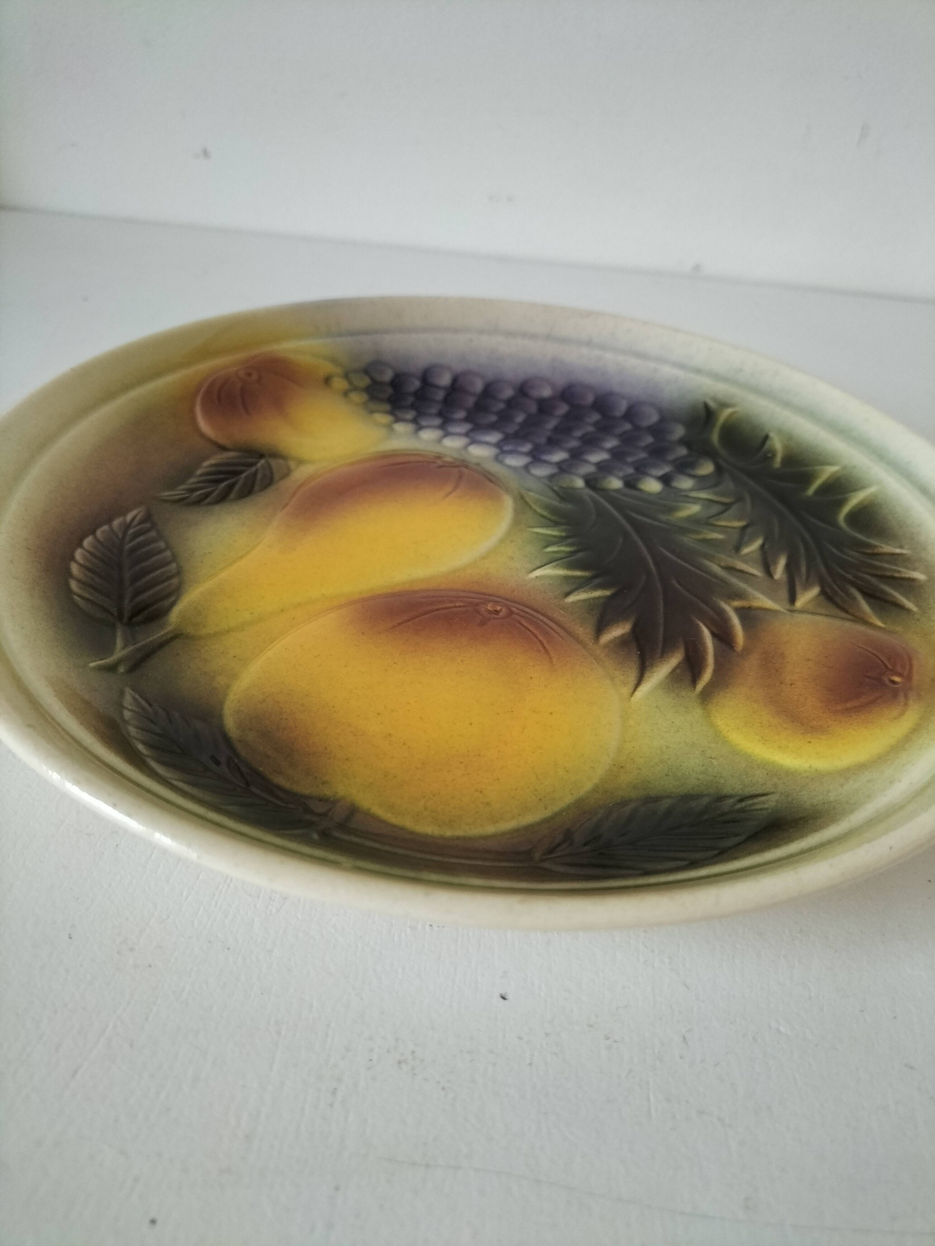 Saint Clement barbotine style plate