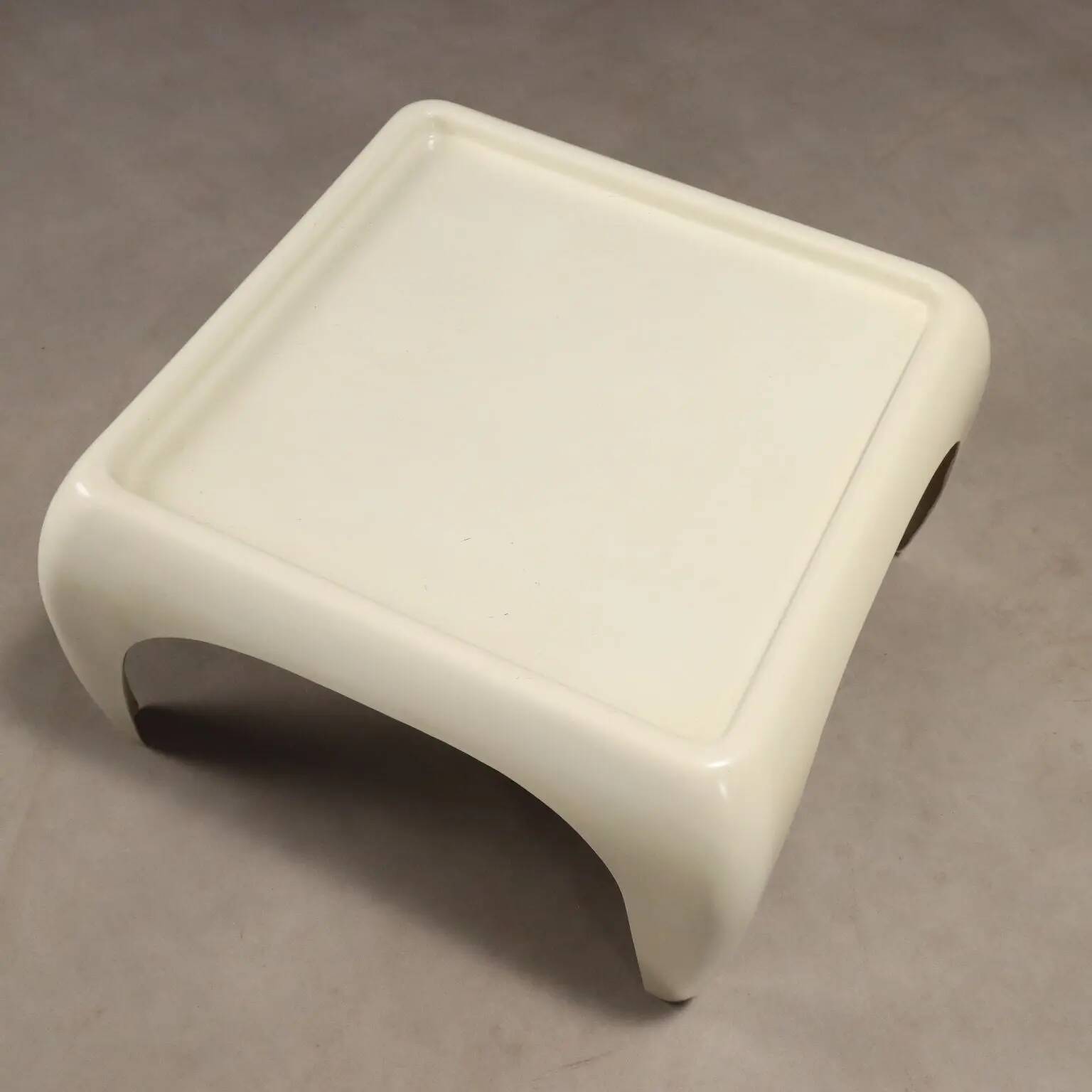 Vintage Space Age white fibreglass coffee tables, design, 1960s