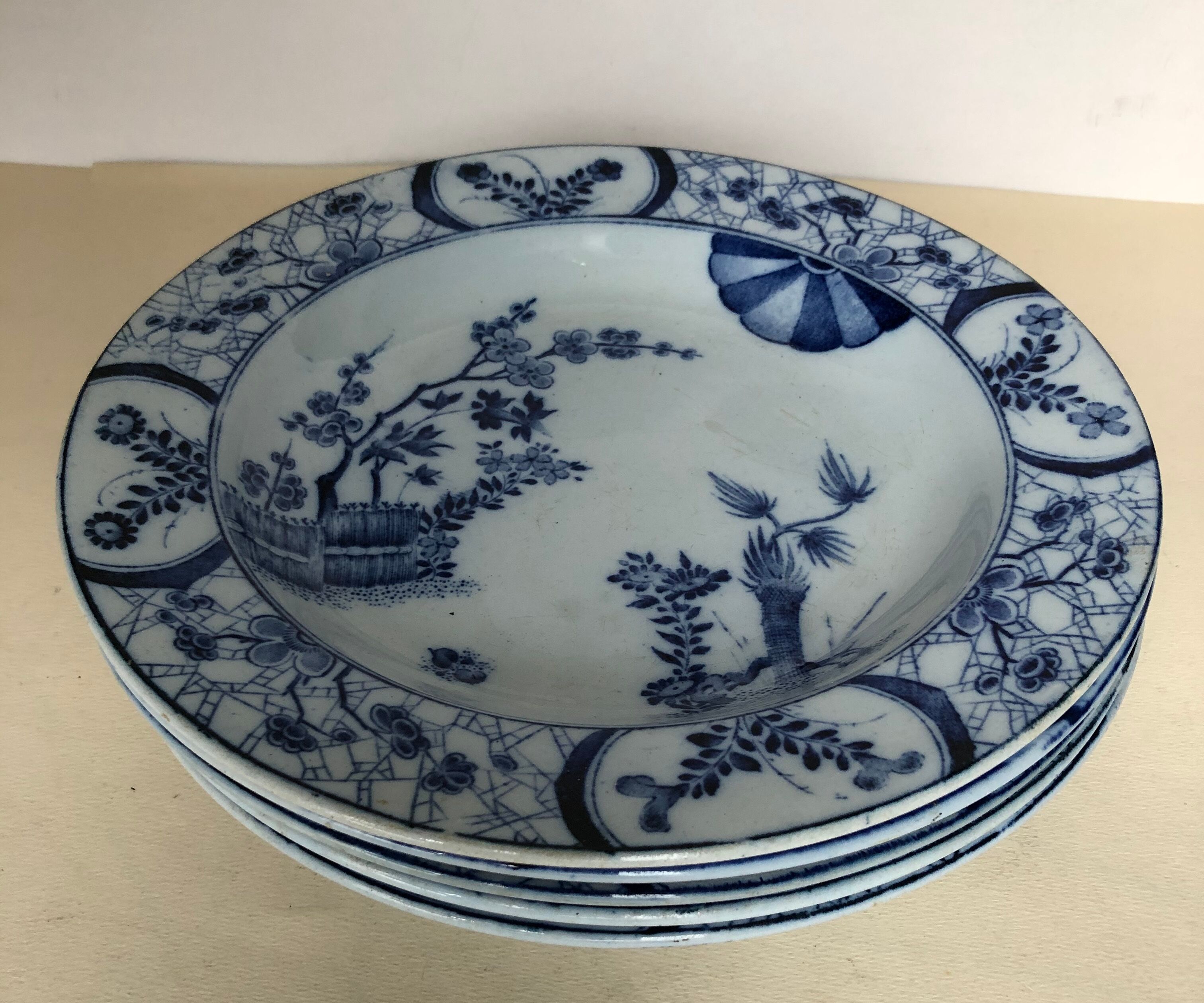 Set of five plates Creil Montereau