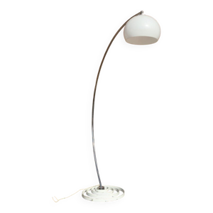 Grand lampadaire des