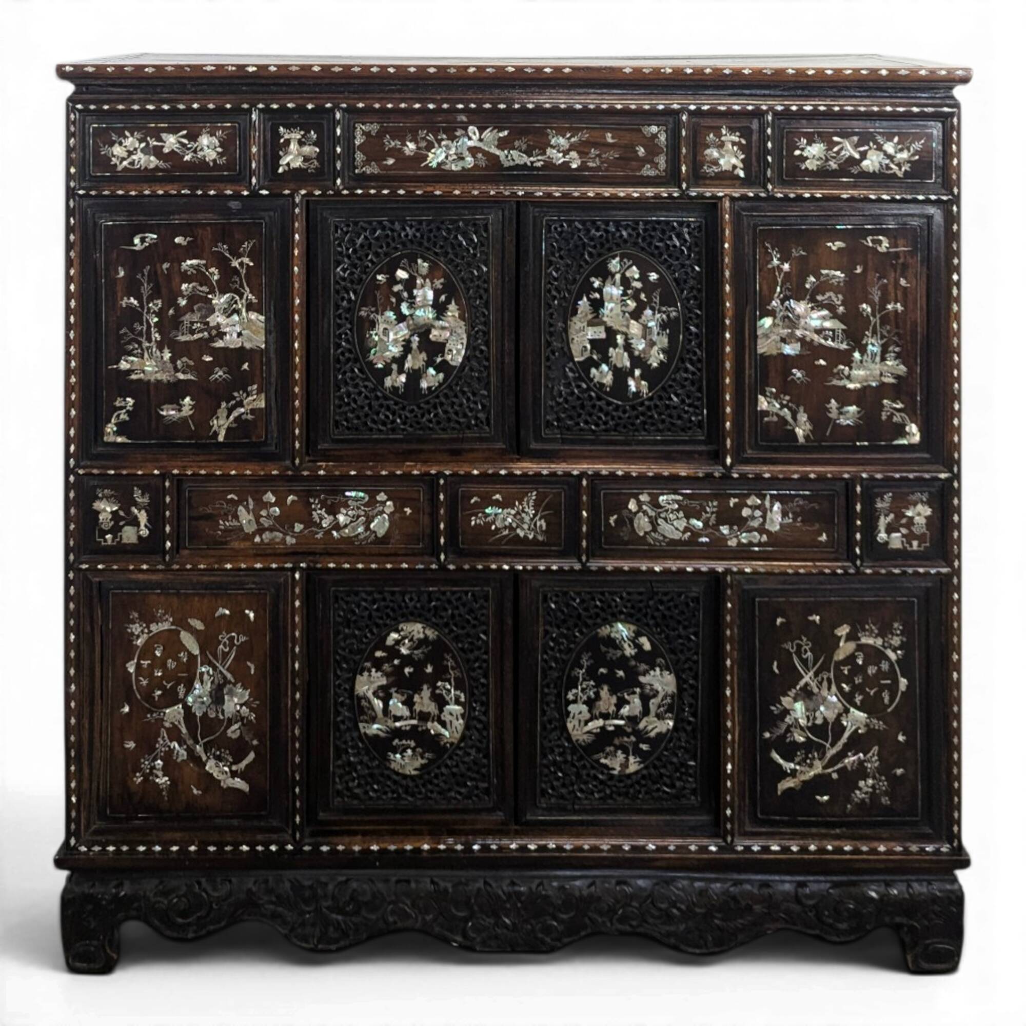 Cabinet Indochine Vietnam en bois exotique marqueterie de nacre