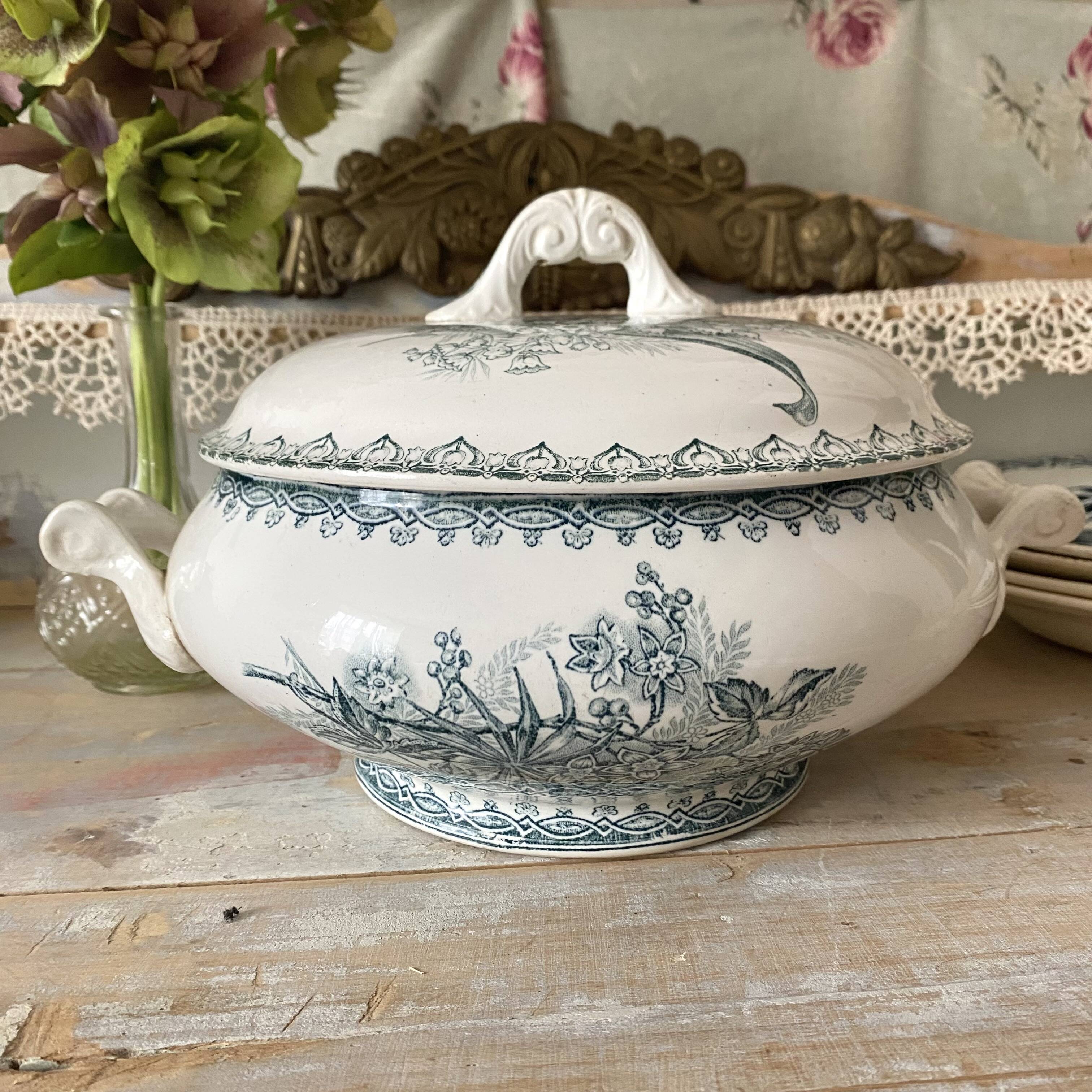 Ste Amandinoise "Margot" Muguet ironware soup tureen