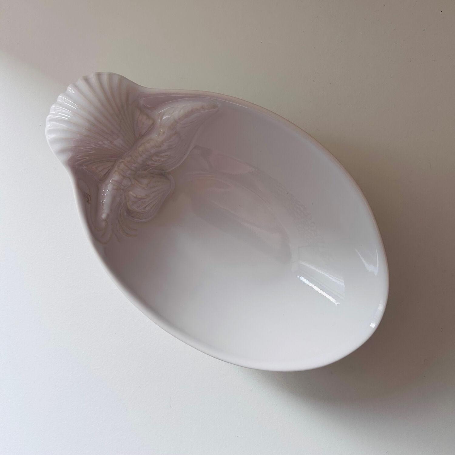 Shell and crustacean catch-all tray