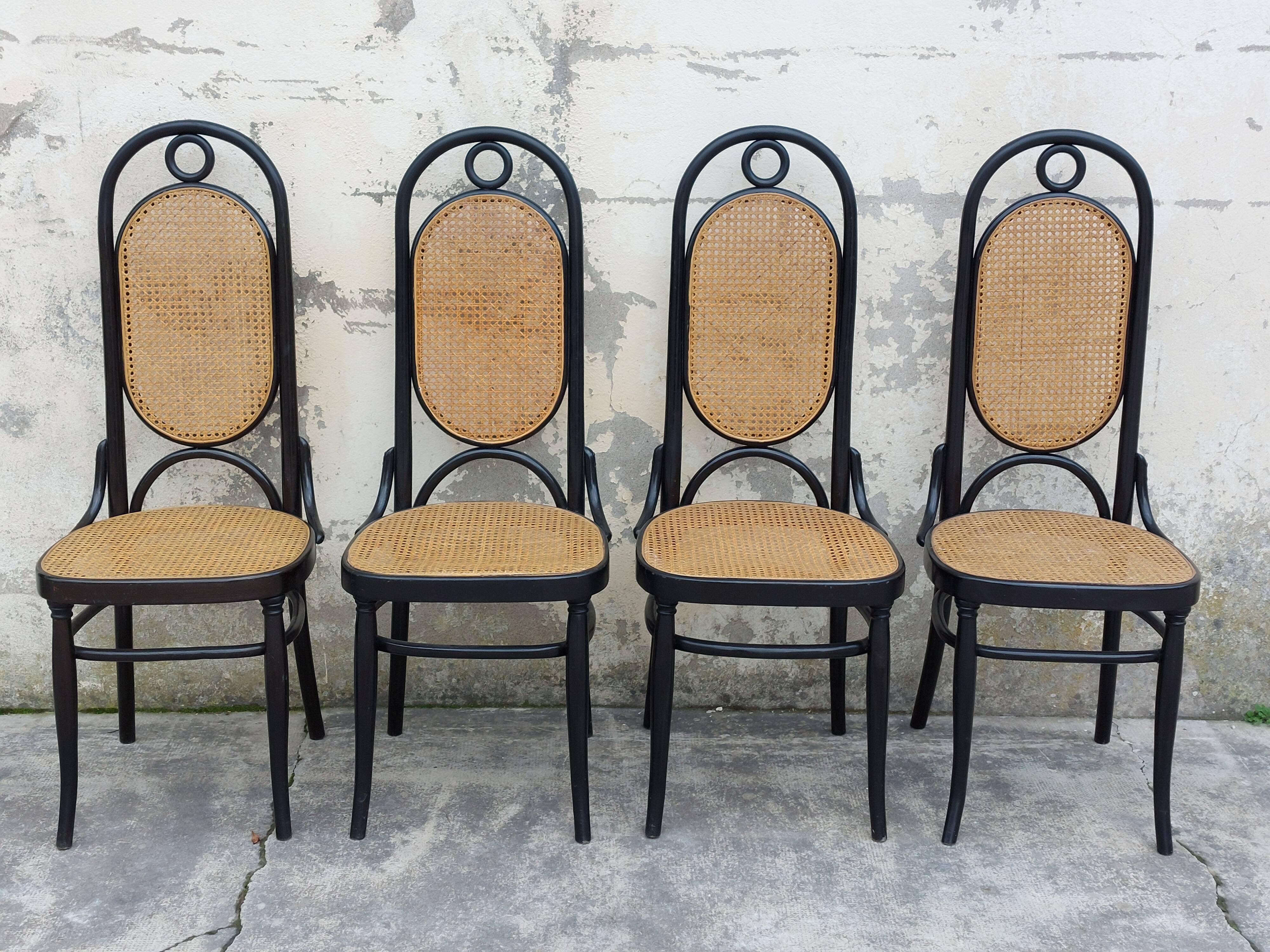 Series of 4 chairs