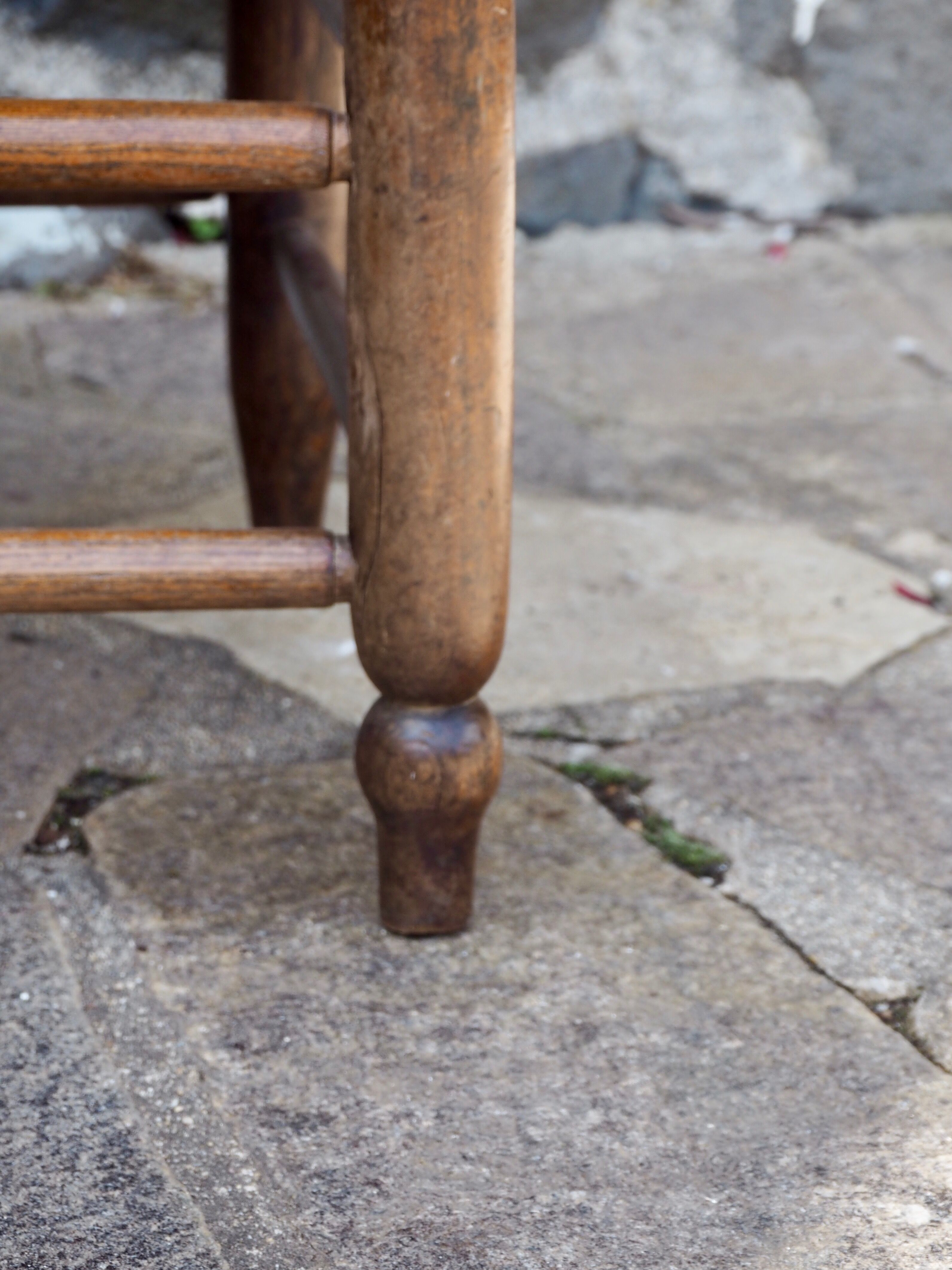 Rustic mulched nanny chair