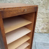 Curtain cabinet