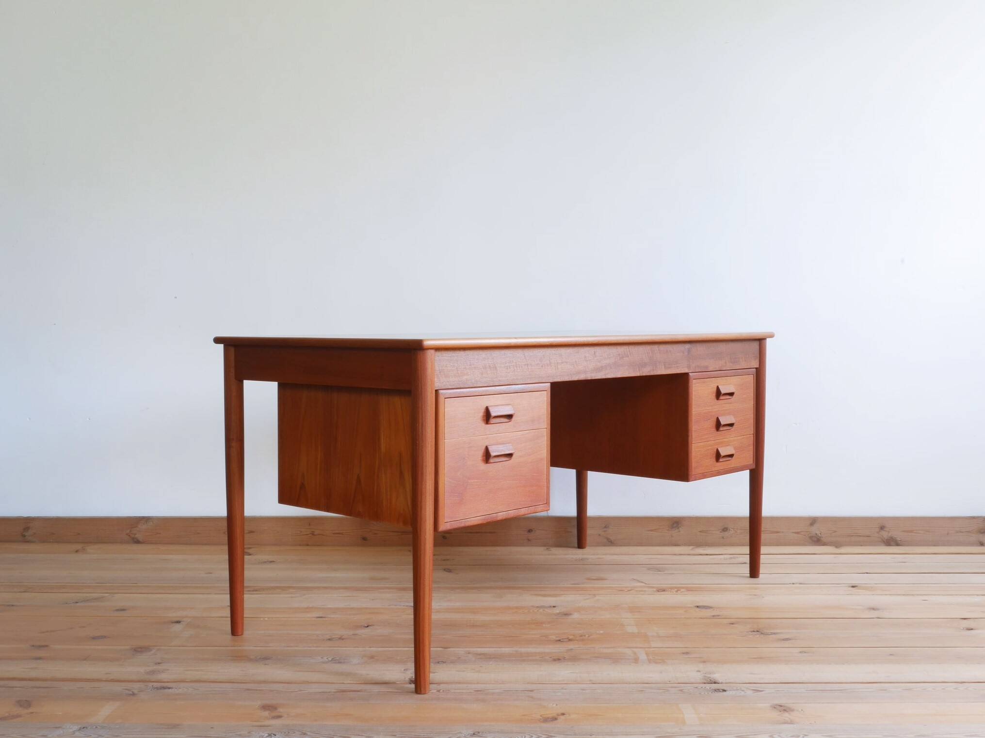 Danish Teak Desk by Børge Mogensen for Søborg Møbelfabrik, 1950s