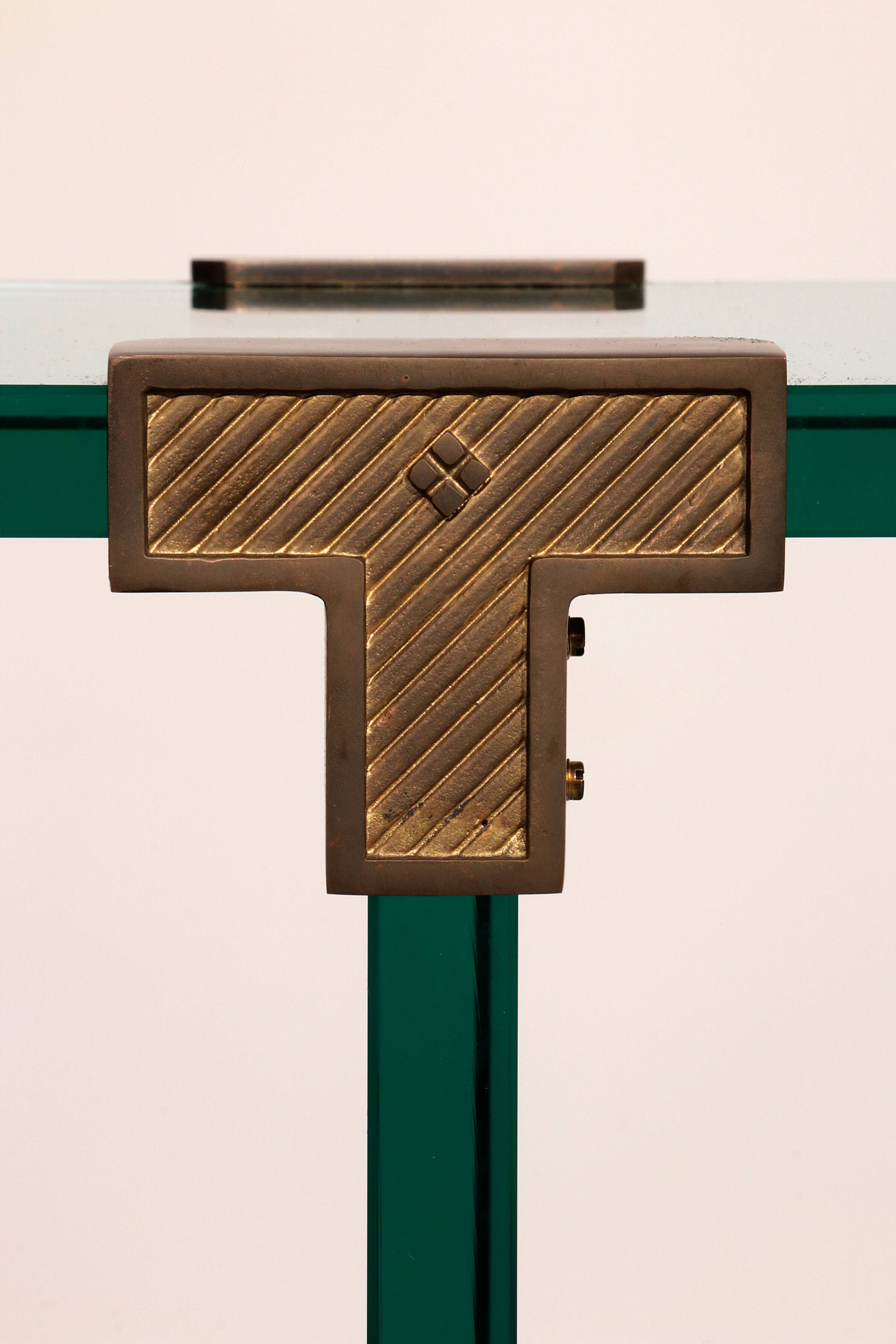 Table d'appoint Modèle T30 par Peter Ghyczy - design des années 1970