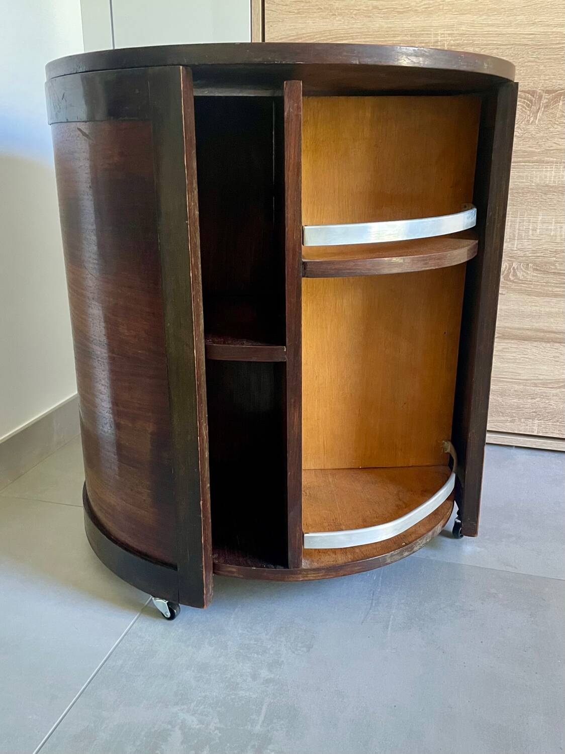 Art Deco rotating round bar in two-tone wood