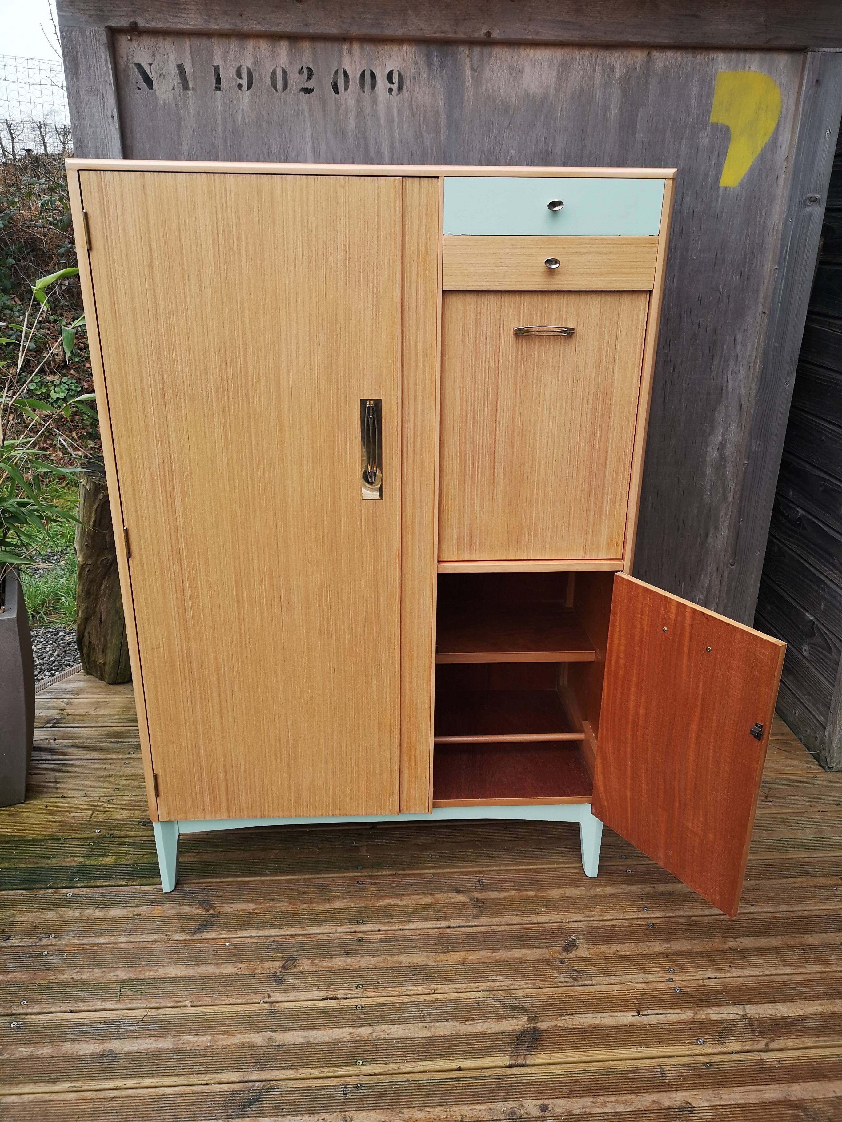 English wardrobe 60
